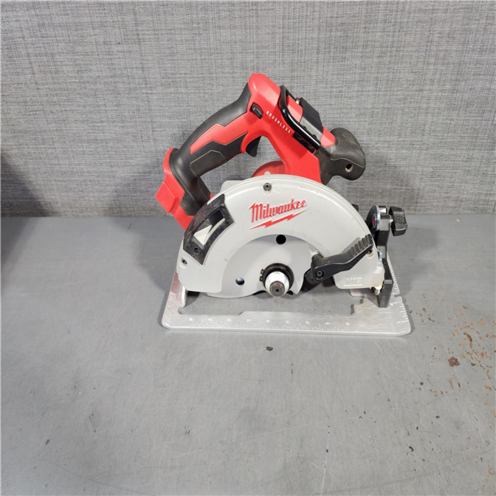 HOUSTON LOCATION - AS-IS Milwaukee M18 7-1/4  18V Brushless Circular Saw 2631-20 (Bare Tool)