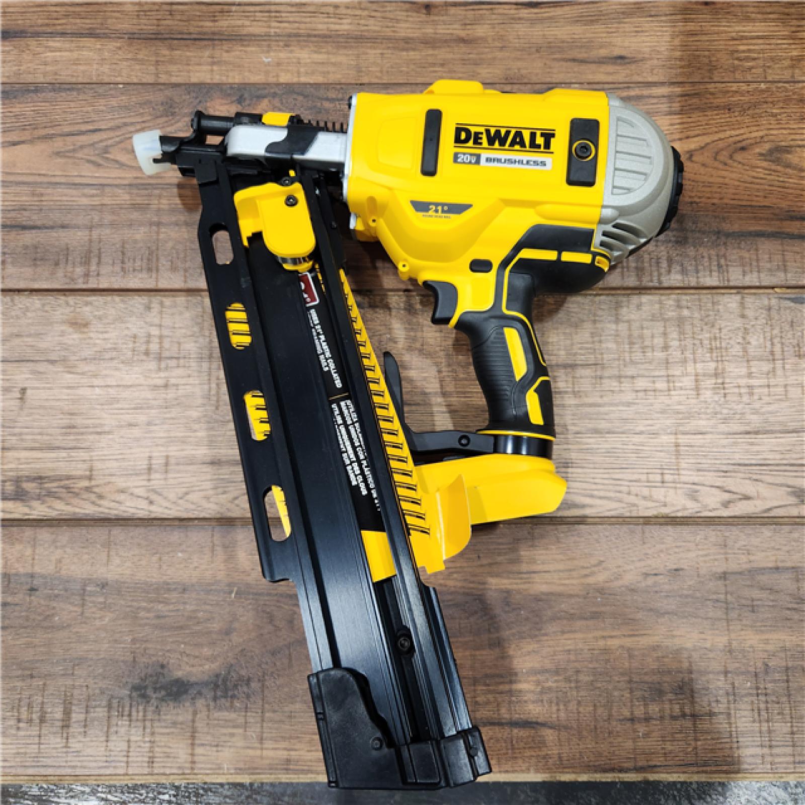 AS-IS DEWALT 20V MAX XR Cordless Brushless 2-Speed 21° Plastic Collated Framing Nailer Kit