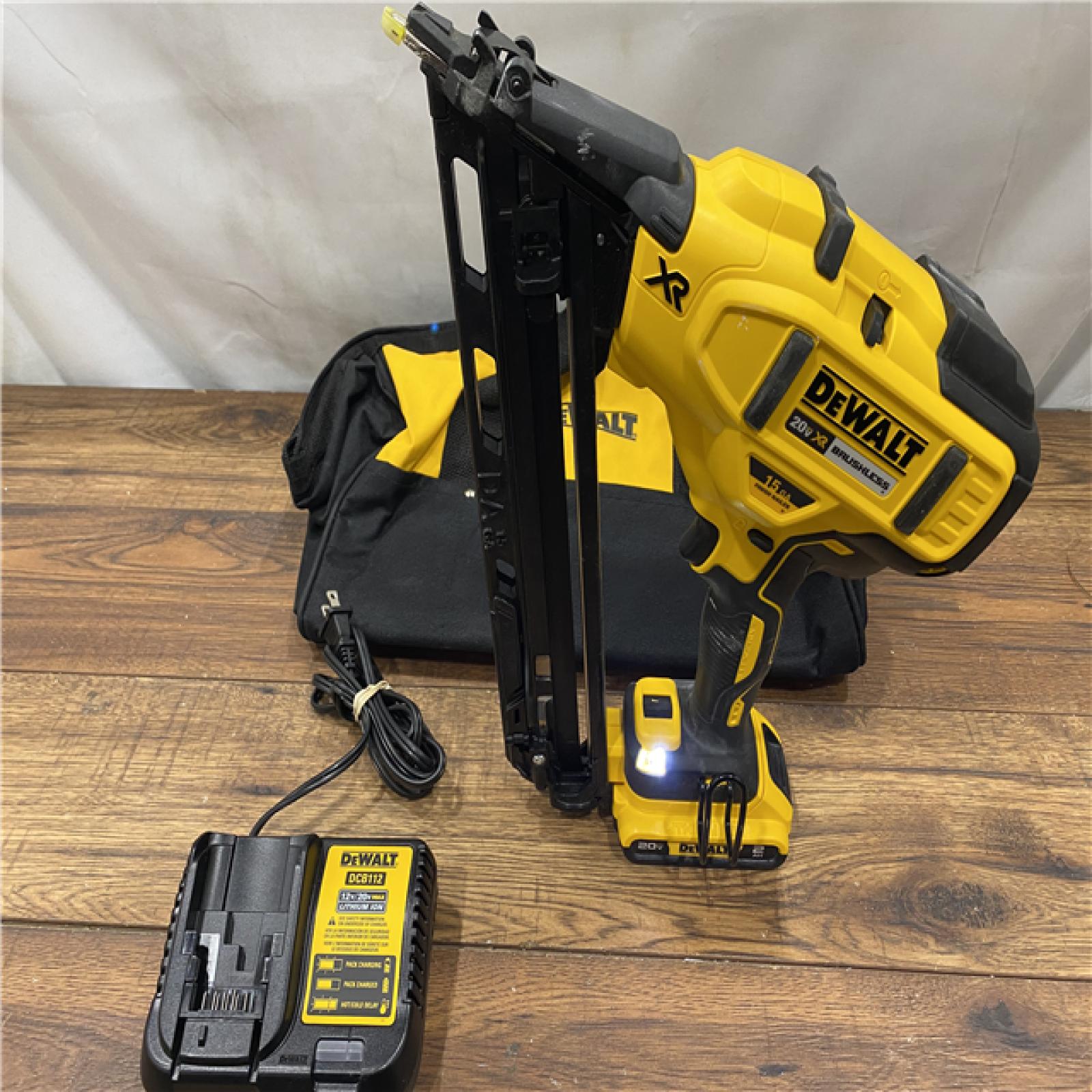 AS IS DEWALT 20V MAX XR 15 Ga. Cordless 34 Deg Nailer 20 V