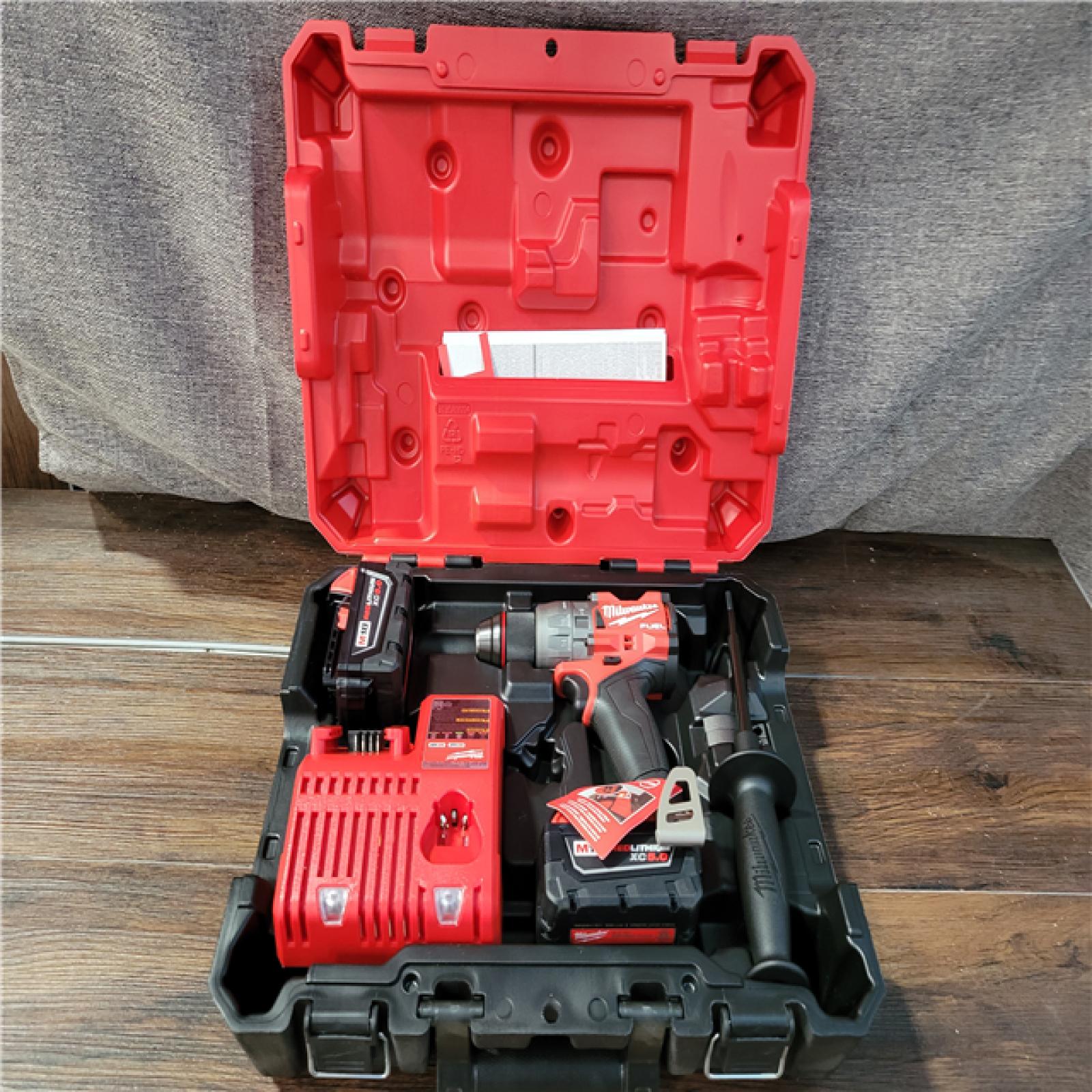 CALIFORNIA NEW MILWAUKEE M18 1/2 HAMMER DRILL/DRIVER KIT