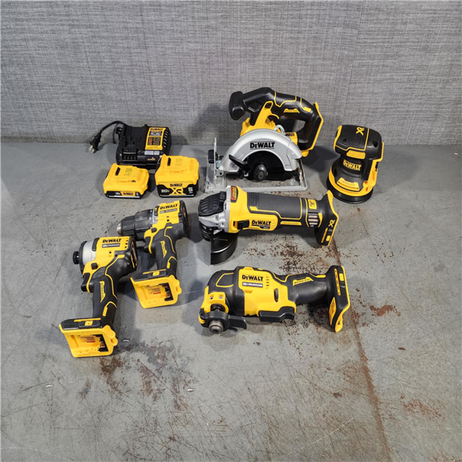 HOUSTON LOCATION - AS-IS (APPEARS LIKE NEW) Dewalt 20-Volt MAX ToughSystem Lithium-Ion 6-Tool Cordless Combo Kit