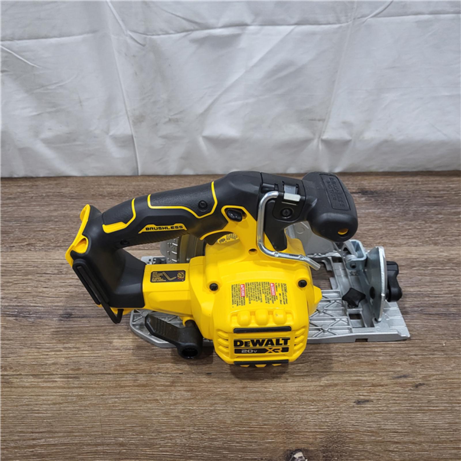 AS-IS DeWALT DCS565B 20V Max Brushless 6.5   Cordless Circular Saw