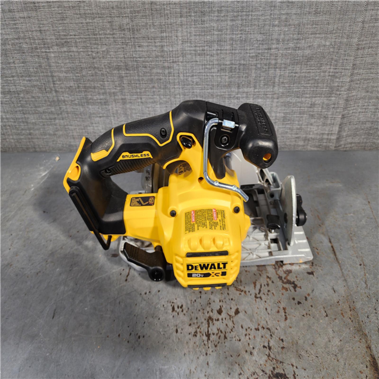 HOUSTON LOCATION - AS-IS DeWALT DCS565B 20V Max Brushless 6.5   Cordless Circular Saw (TOOL ONLY)