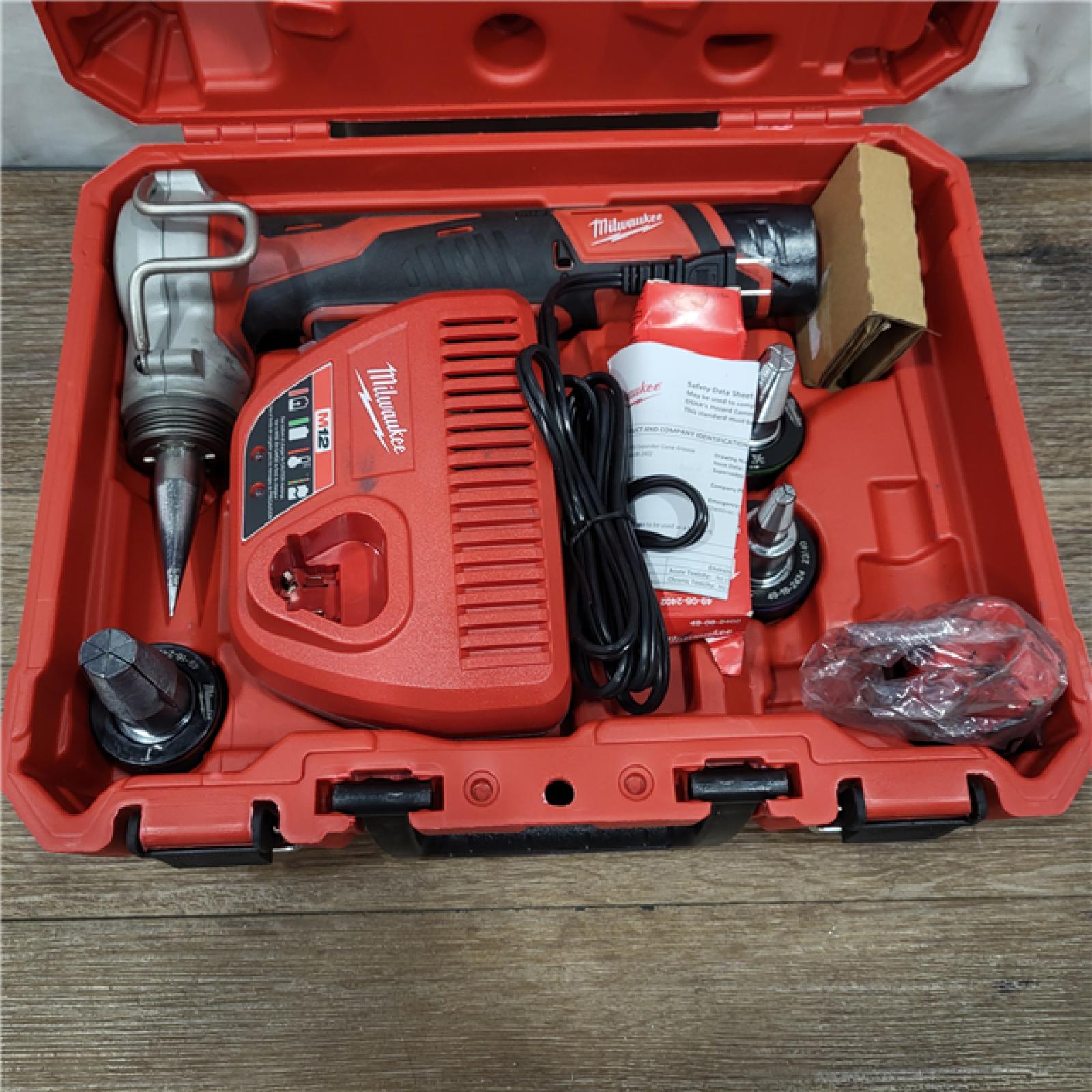 AS-IS M12 12-Volt Lithium-Ion Cordless PEX Expansion Tool Kit with (2) 1.5 Ah Batteries, (3) Expansion Heads and Hard Case