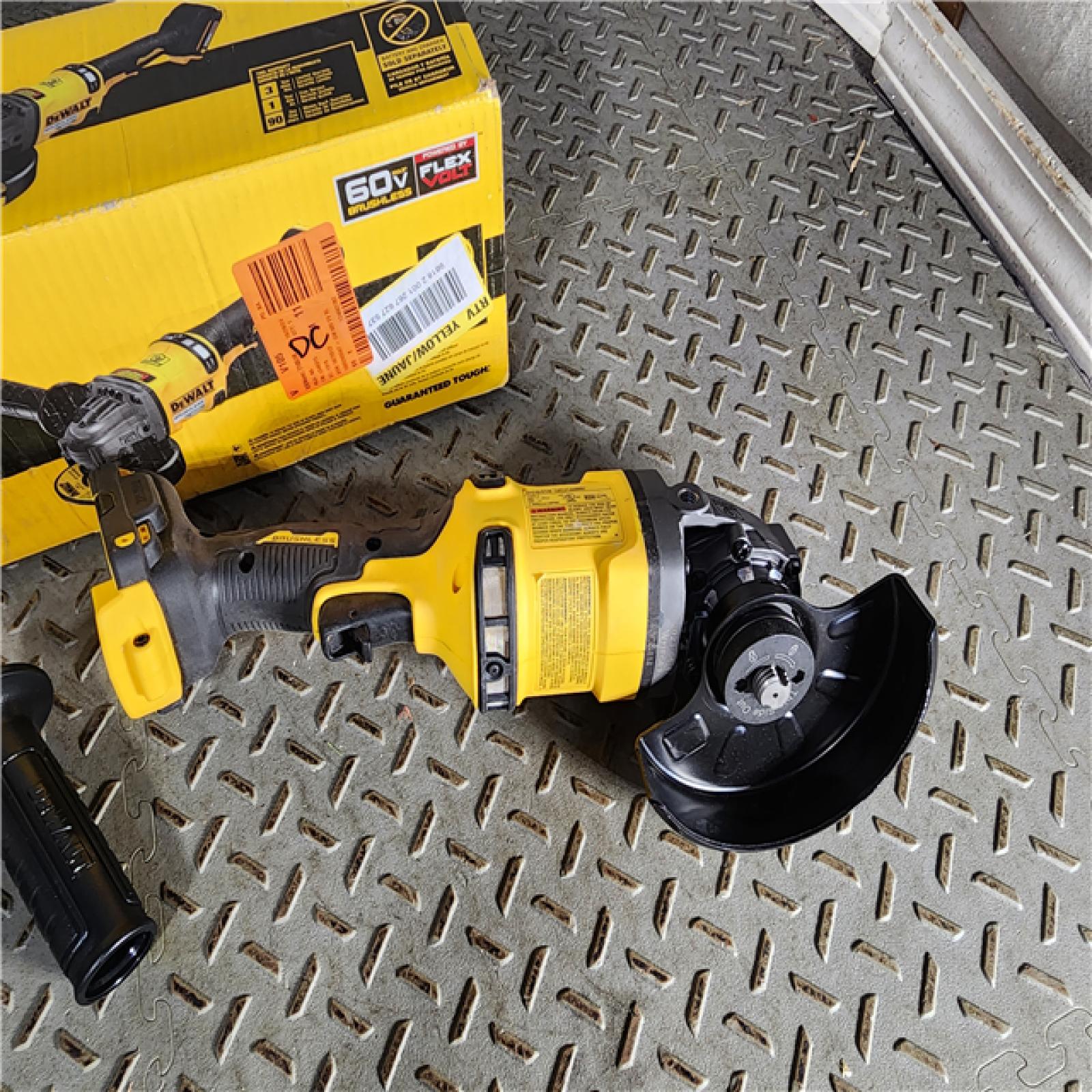 HOUSTON LOCATION - AS-IS DeWalt FLEXVOLT 60V MAX Cordless Grinder  4.5 - 6   9000 RPM  1 EA (115-DCG418B) (BARE TOOL)