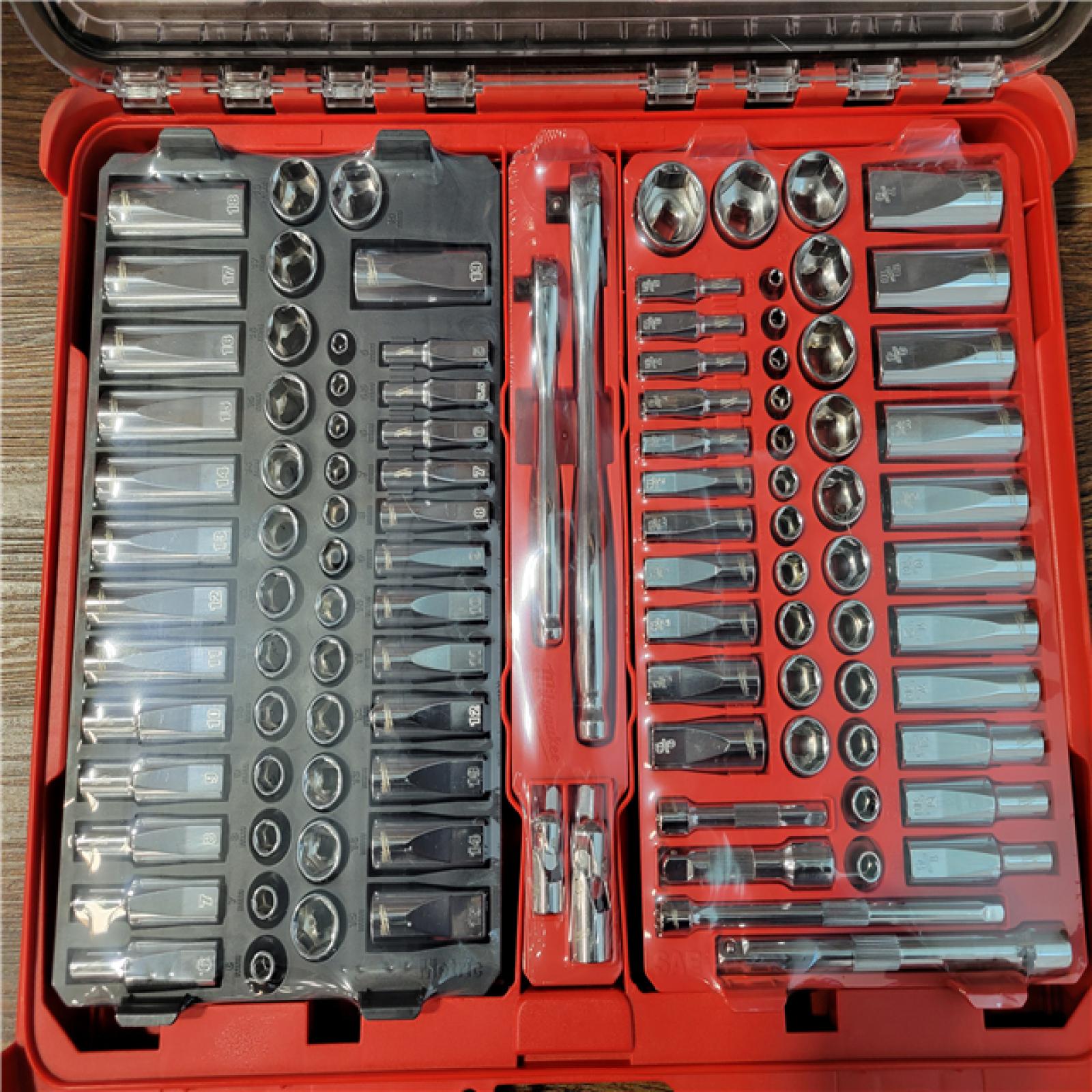 CALIFORNIA NEW MILWAUKEE 106 PC 1/4 & 3/8 METRIC & SAE RATCHET AND SOCKET SET WITH PACKOUT