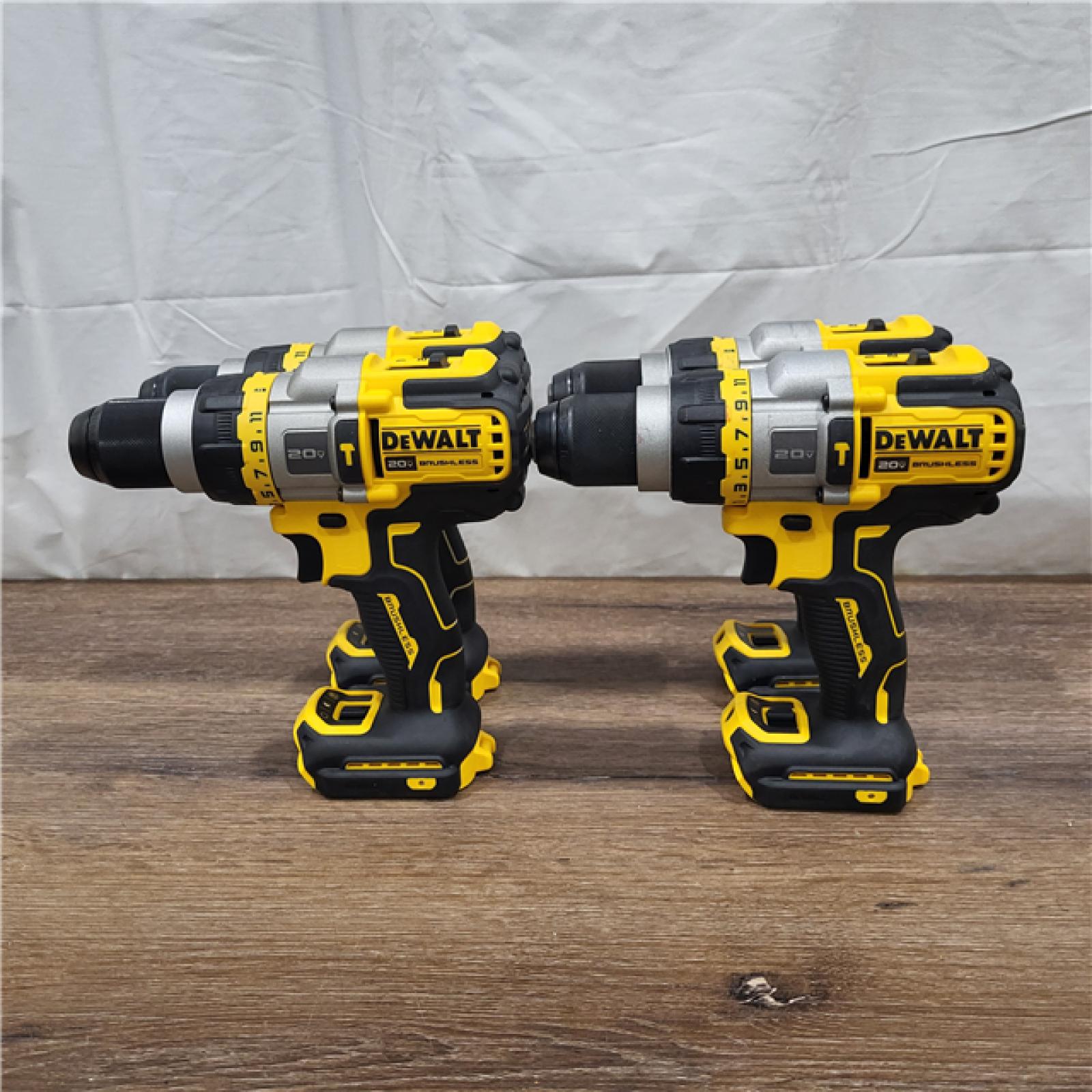 NEW! Dewalt DCD999B 20V MAX Flexvolt 1/2  Cordless Hammer Drill Bare Tool ( Lote for 4)