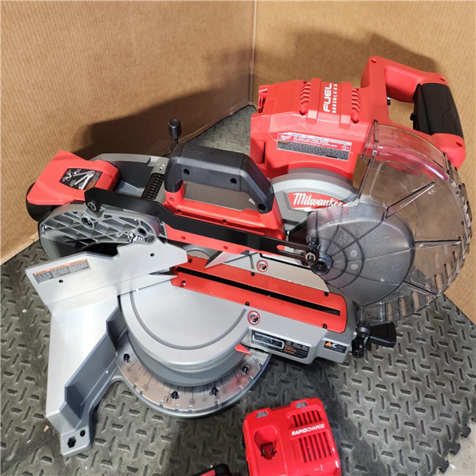 HOUSTON LOCATION - AS-IS (APPEARS LIKE NEW) M18 FUEL 18V 10 in. Lithium-Ion Brushless Cordless Dual Bevel Sliding Compound Miter Saw Kit with One 8.0 Ah Battery