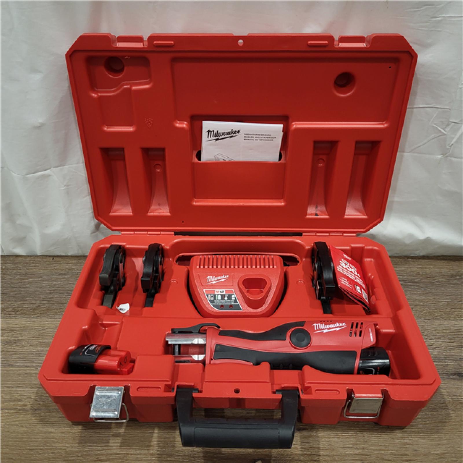 AS- IS - Milwaukee M12 Force Logic Press Tool 1/2 in. to 1 in. Kit