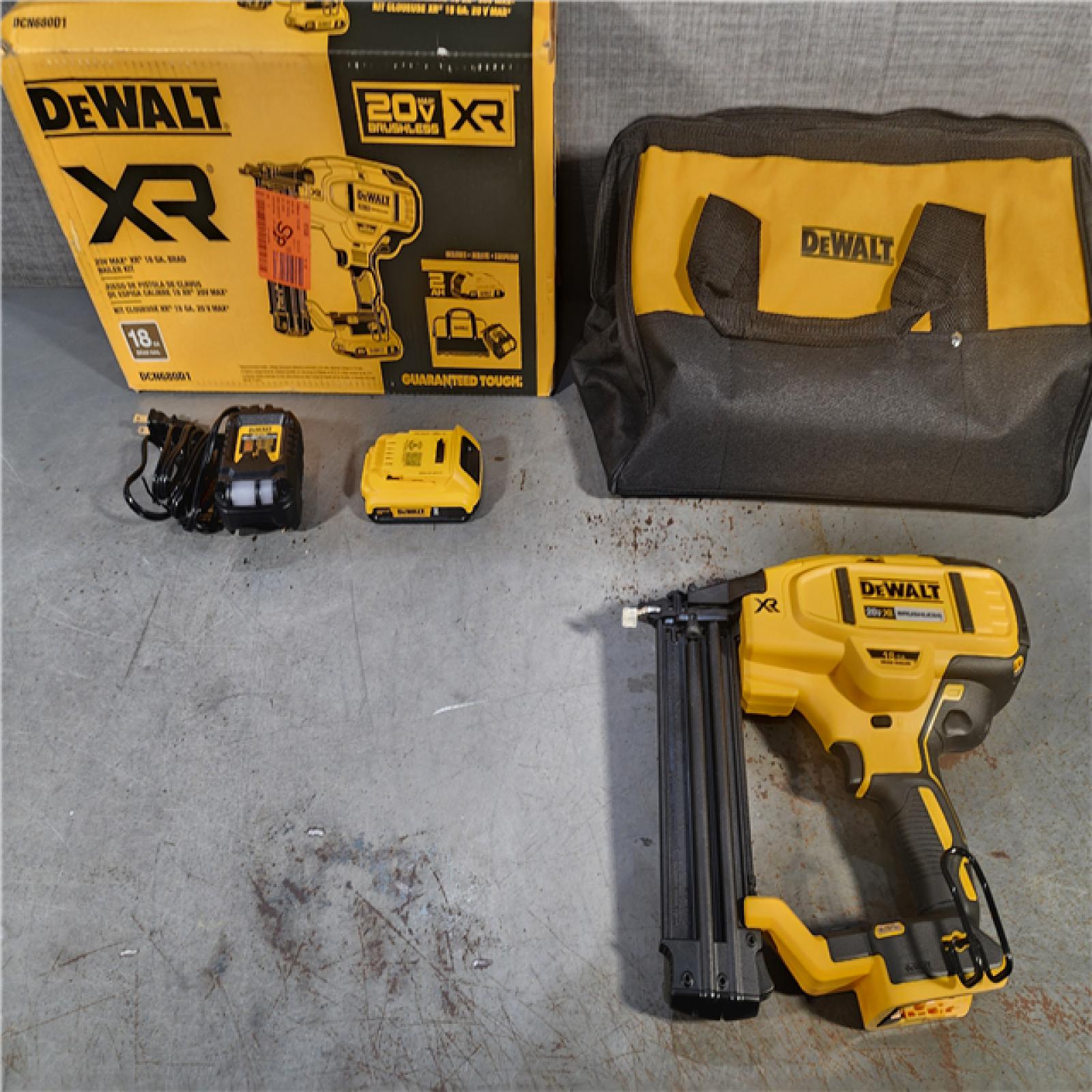 HOUSTON LOCATION - AS-IS DEWALT 20V MAX XR 18 Gauge Brad Nailer Kit