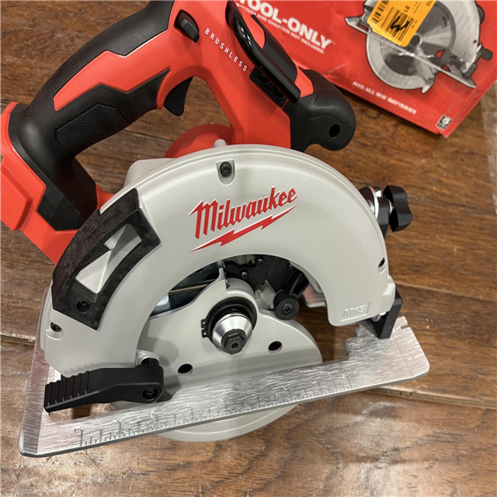 AS-IS Milwaukee M18 7-1/4  18V Brushless Circular Saw 2631-20 (Bare Tool)