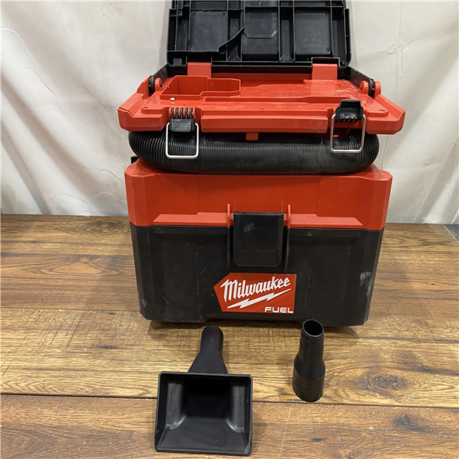 AS IS M18 FUEL PACKOUT 18-Volt Lithium-Ion Cordless 2.5 Gal. Wet/Dry Vacuum (Vacuum-Only)