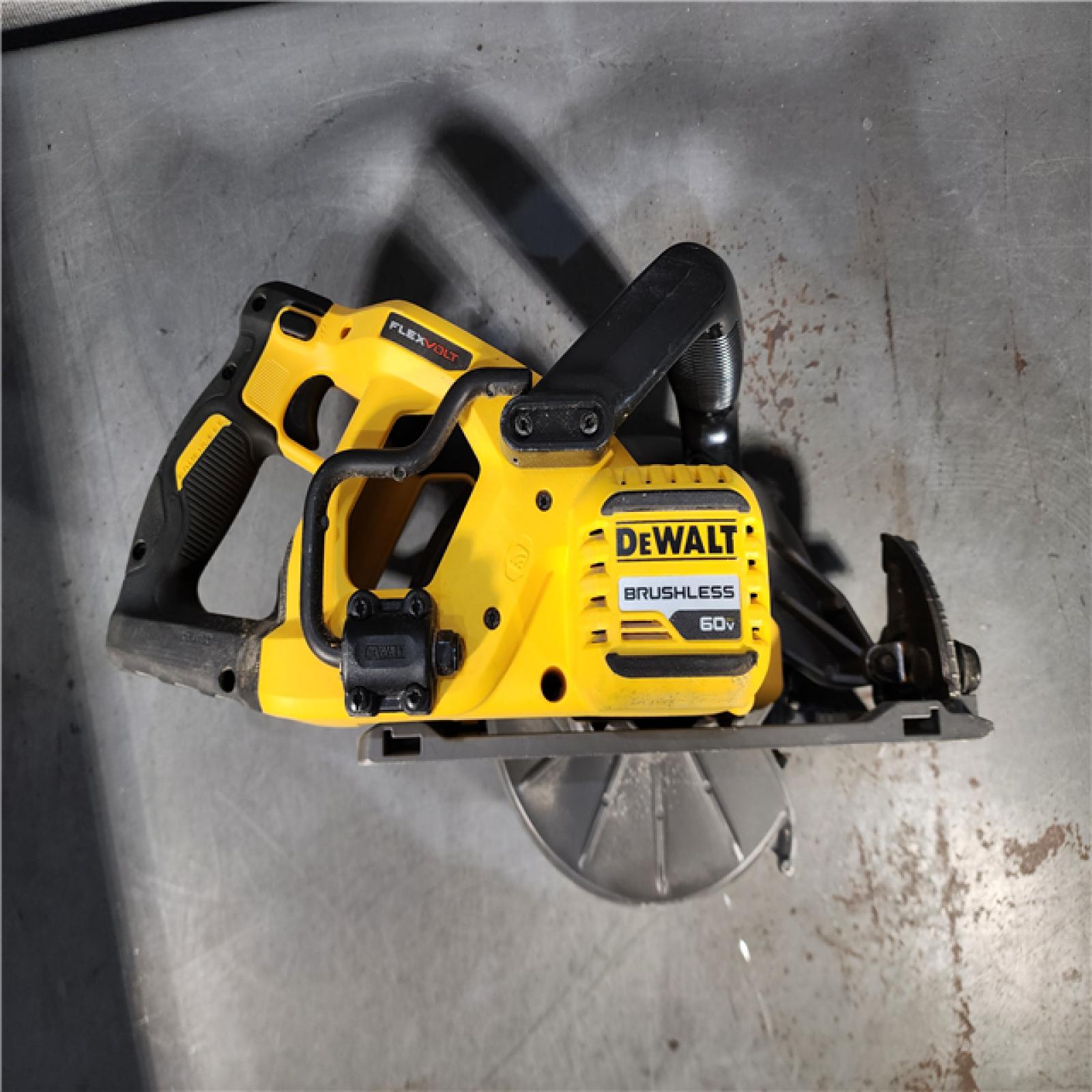 HOUSTON LOCATION - AS-IS DEWALT FLEXVOLT 60V MAX Cordless Brushless 7-1/4 in. Wormdrive Style Circular Saw (Tool Only)