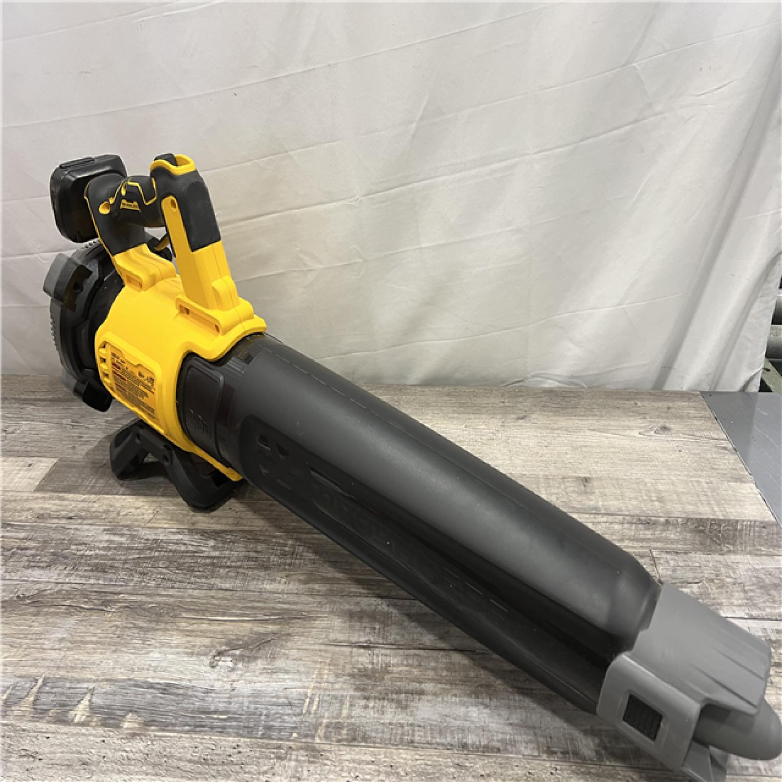 AS-IS DEWALT 20V MAX 125 MPH 450 CFM Brushless Cordless Battery Powered Blower (Tool Only)