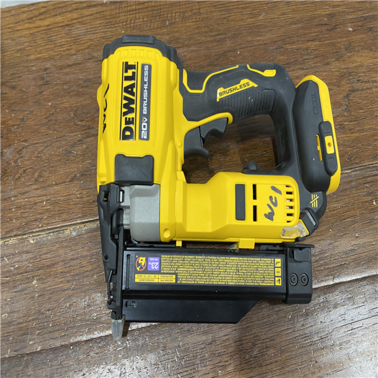 AS-ISDEWALT ATOMIC 20V MAX Lithium Ion Cordless 23 Gauge Pin Nailer Kit with 3.0Ah Battery and Charger