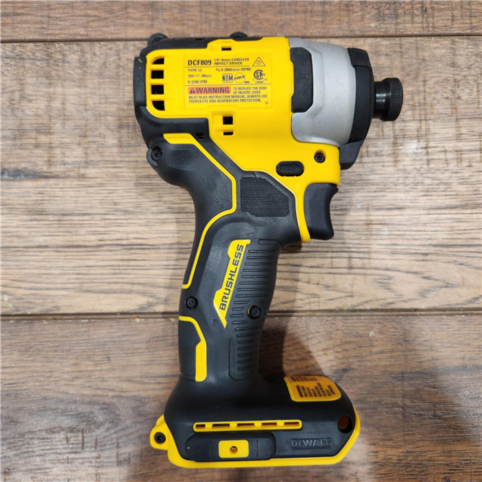 AS-IS DEWALT ATOMIC 20V MAX* Brushless Cordless Compact 1/4 in. Impact Driver Kit