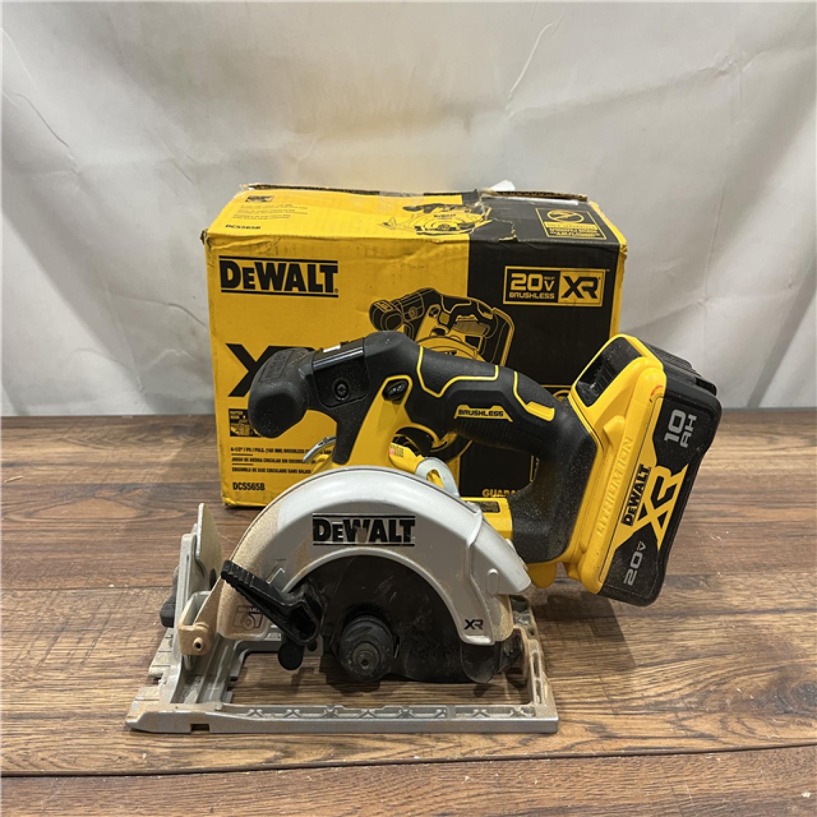 AS-IS DeWALT DCS565B 20V Max Brushless 6.5   Cordless Circular Saw