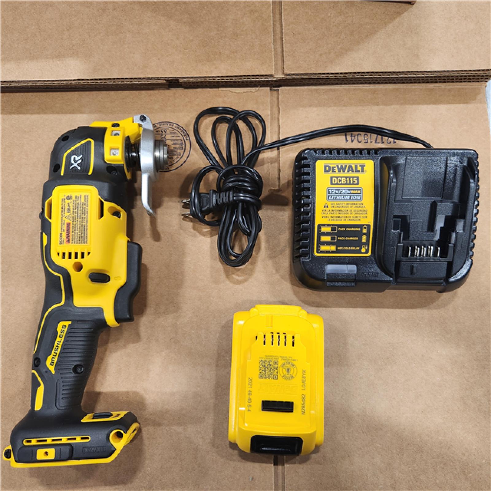 NEW DEWALT 20-Volt MAX Lithium-Ion Cordless Brushless Oscillating Tool Kit