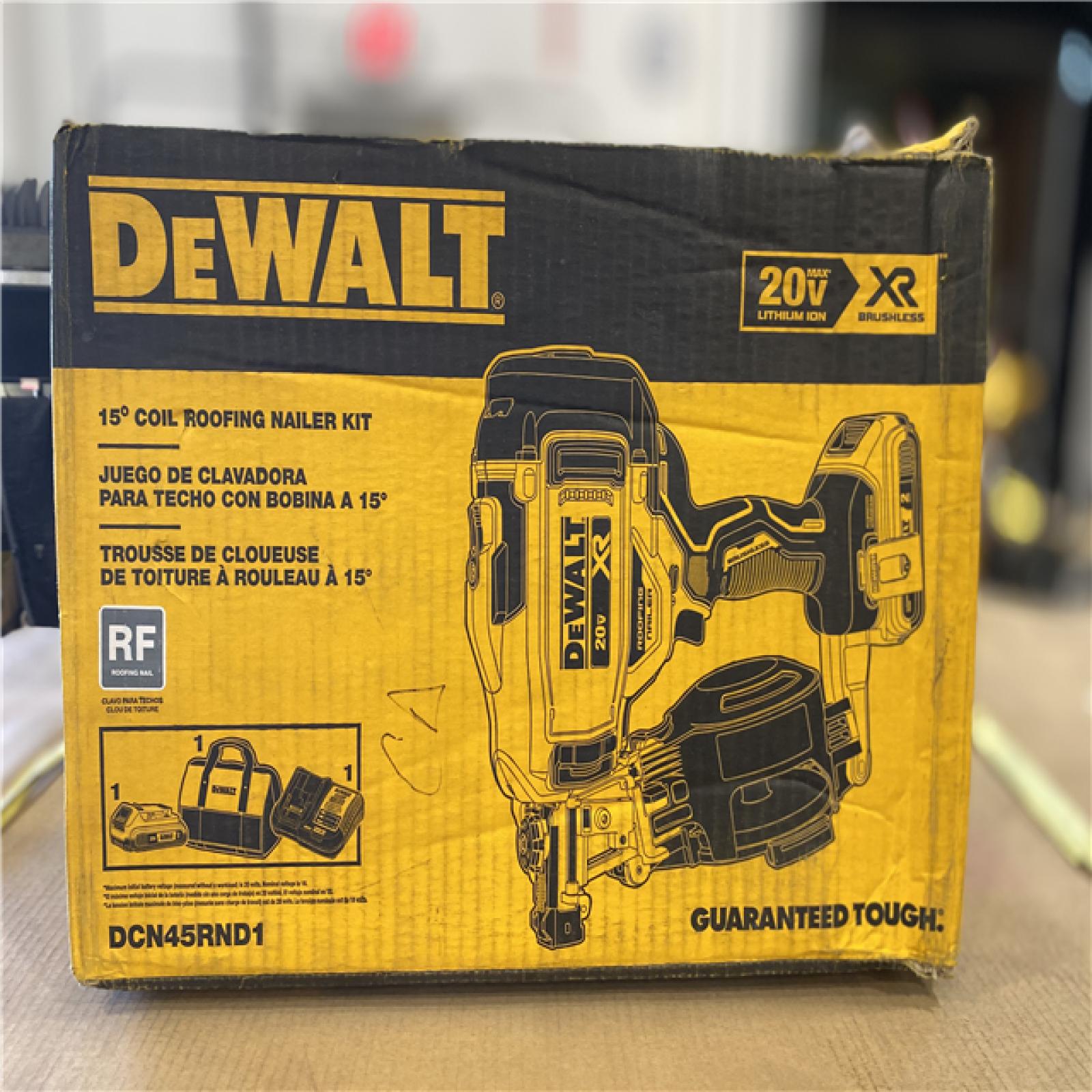 NEW! - DEWALT 20V MAX Lithium-Ion 15-Degree Electric Cordless Roofing Nailer Kit with 2.0Ah Battery Charger and Bag