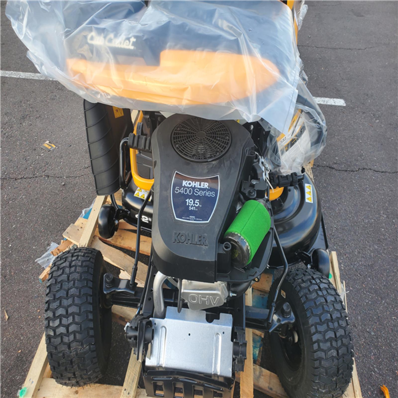 Phoenix Location NEW Cub Cadet XT1 Enduro LT 42 in. 19 HP Briggs and Stratton Engine Hydrostatic Drive Gas Riding Lawn Tractor(Front Plastic Damaged)