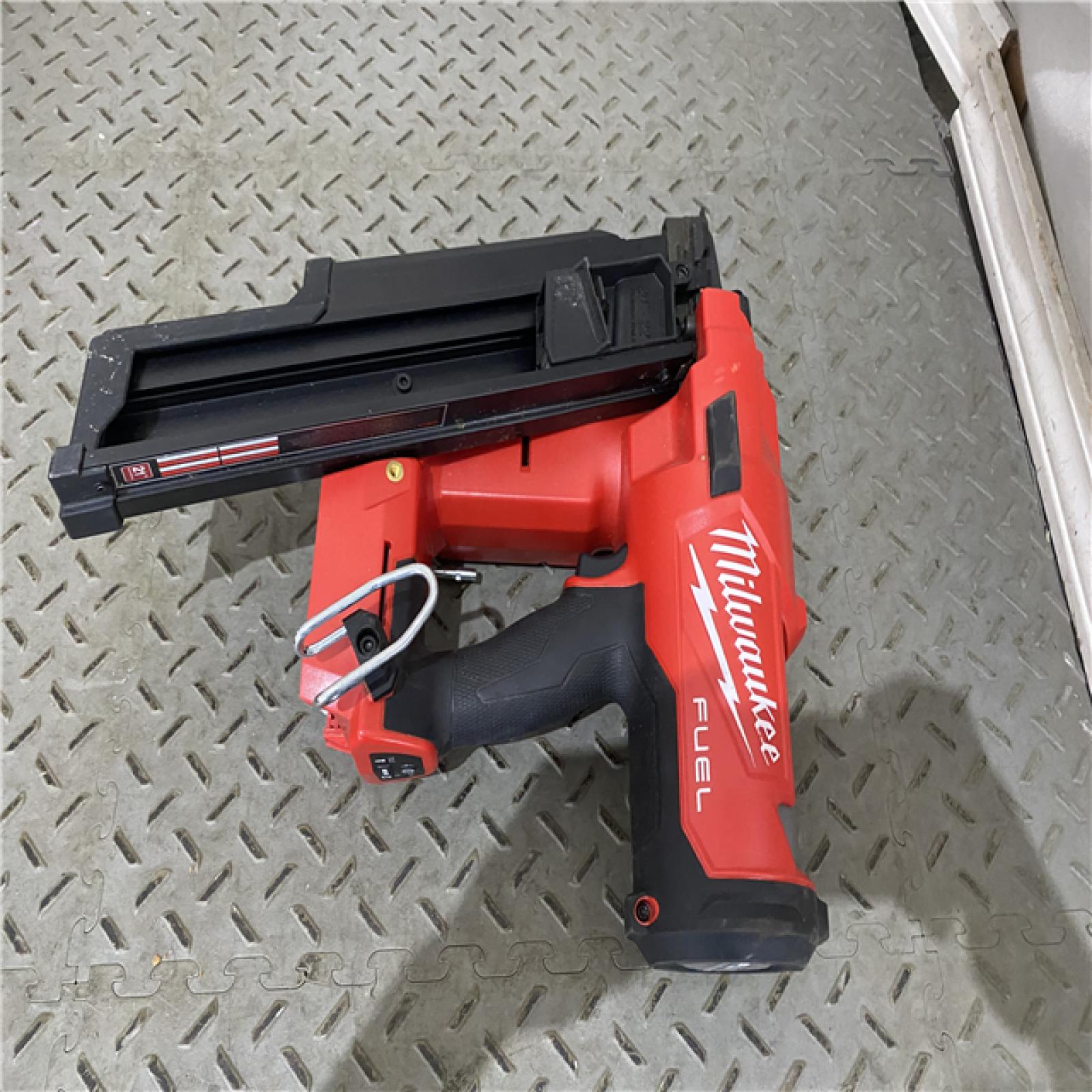 Houston location AS-IS Milwaukee 2744-20 M18 FUEL 21-Degree Cordless Framing Nailer (Tool Only)