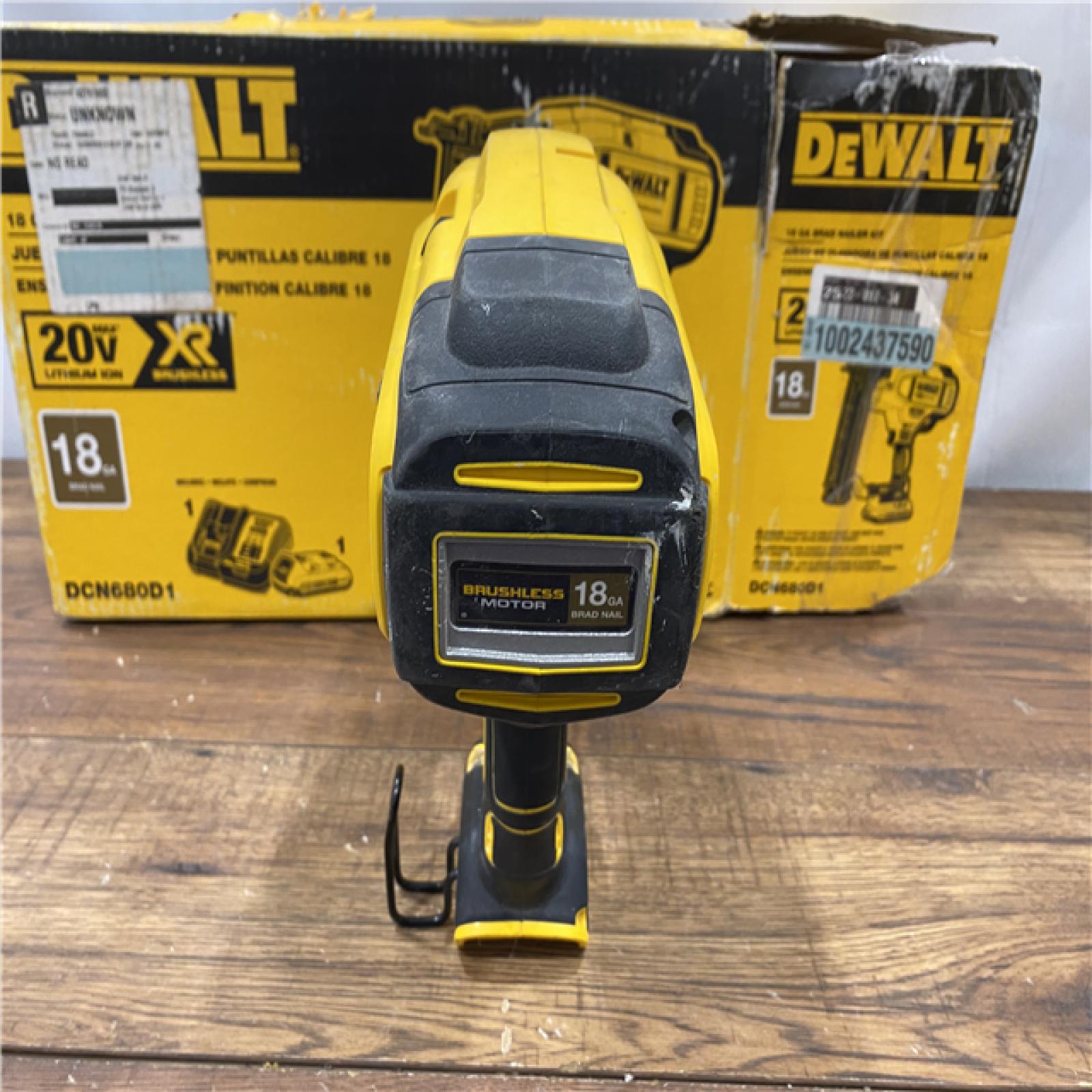 AS IS DEWALT 20V MAX XR 18 Gauge Brad Nailer Kit