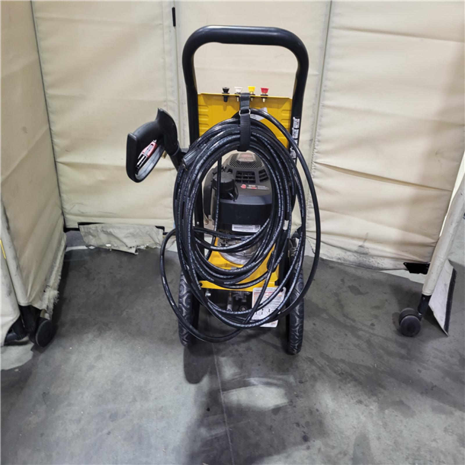 CALIFORNIA AS-IS DEWALT HIGH PERFORMANCE EASY START HONDA GVC 200 3300 PSI GAS PRESSURE WASHER