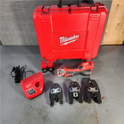 HOUSTON LOCATION - AS-IS (APPEARS LIKE NEW) Milwaukee M12 Force Logic Press Tool 1/2 in. to 1 in. Kit