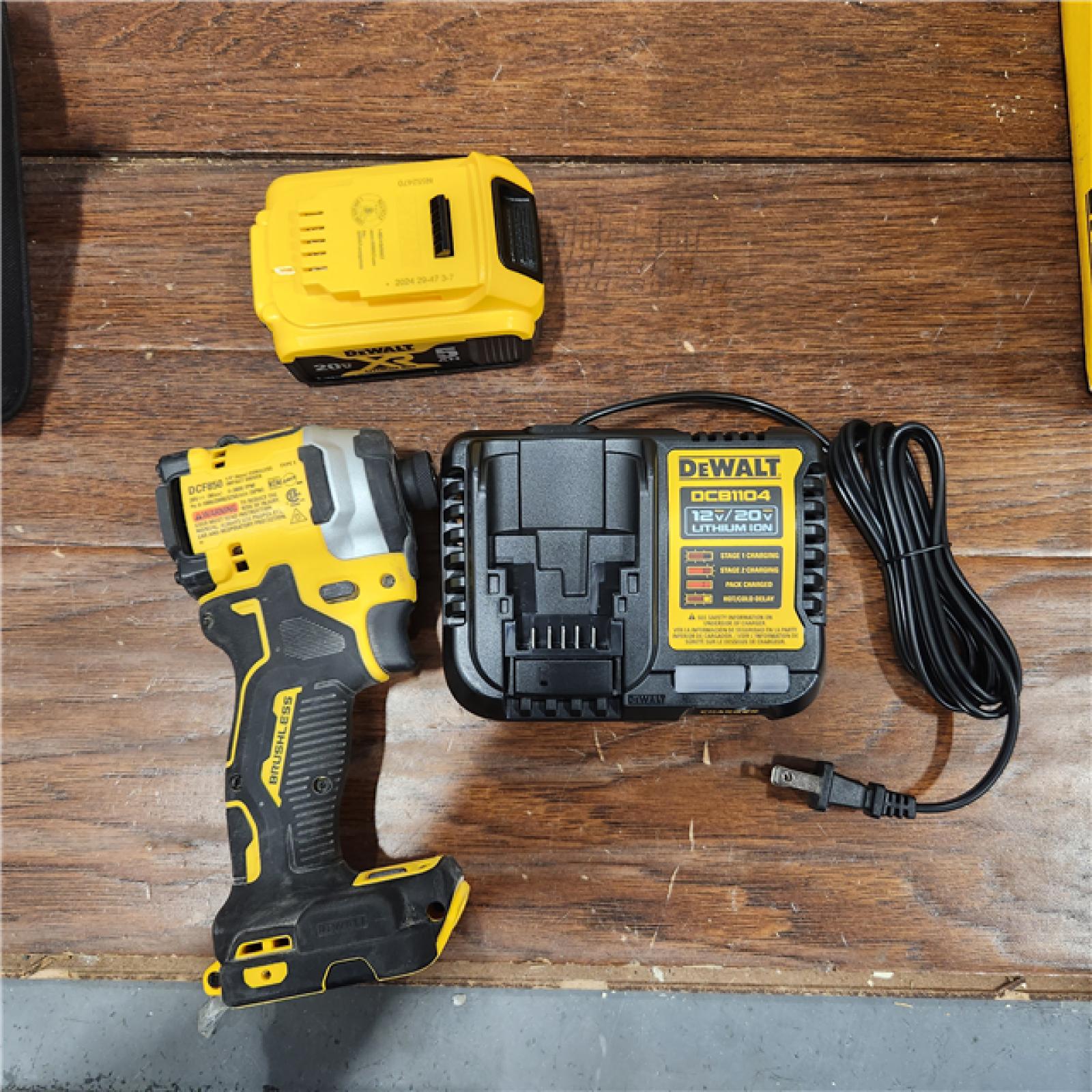 AS-IS ATOMIC 20V MAX Lithium-Ion Cordless 1/4 in. Brushless Impact Driver Kit, 5 Ah Battery, Charger, and Bag