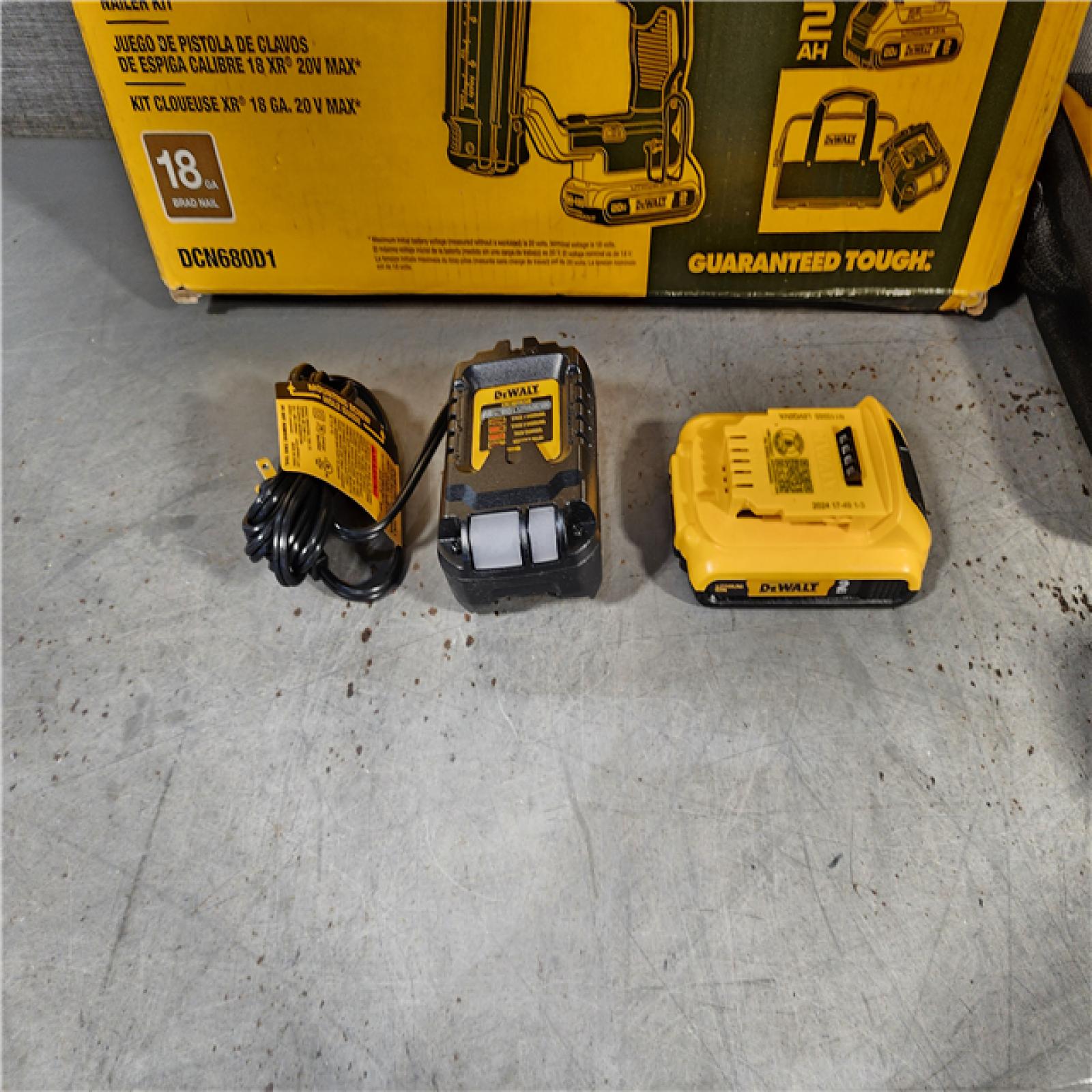 HOUSTON LOCATION - AS-IS DEWALT 20V MAX XR 18 Gauge Brad Nailer Kit