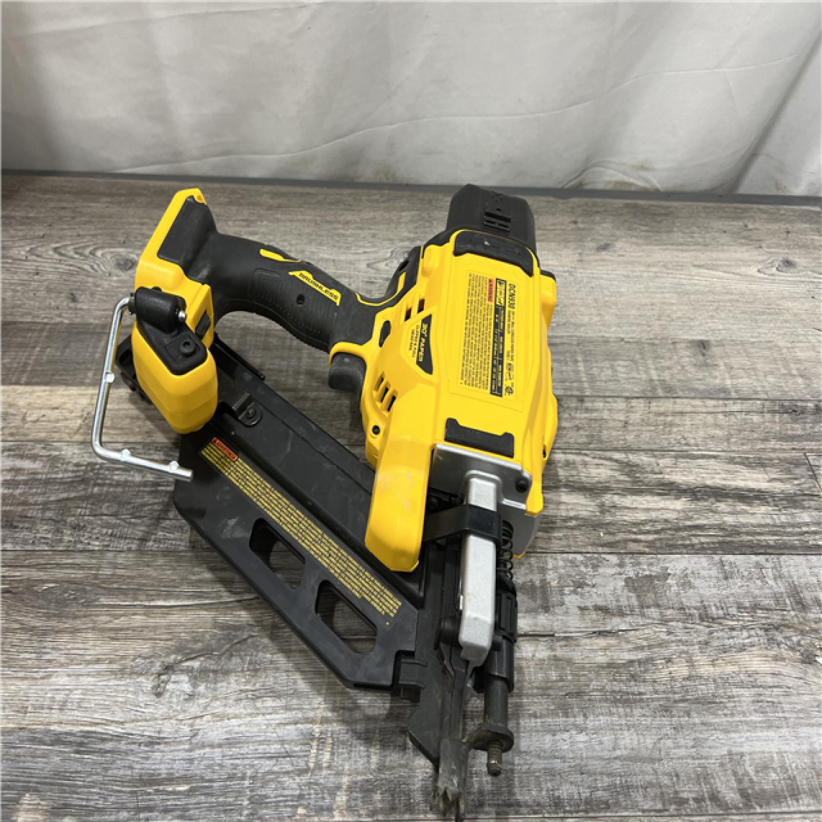 AS-IS DEWALT 20-Volt 30Â° Cordless Framing Nailer (Tool-Only)