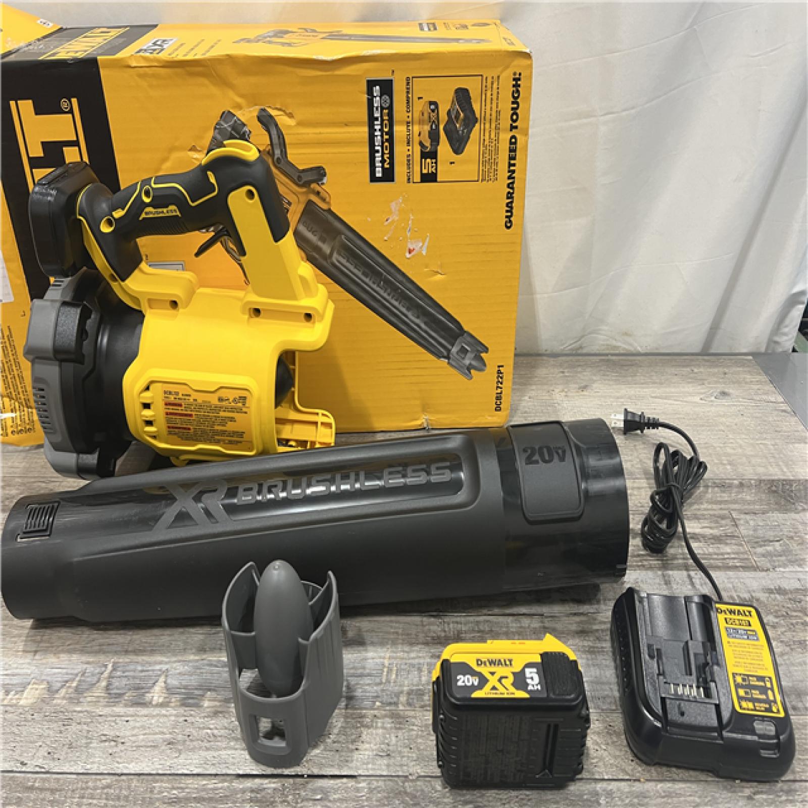 AS-IS DeWalt Brushless Cordless Battery Powered Handheld Leaf Blower KIT