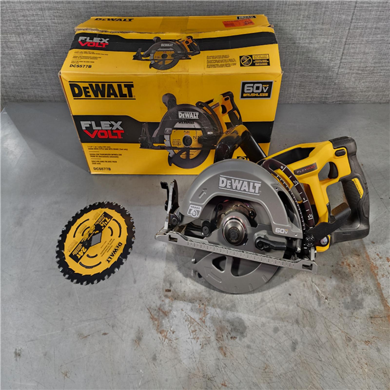 HOUSTON LOCATION - AS-IS DEWALT FLEXVOLT 60V MAX Cordless Brushless 7-1/4 in. Wormdrive Style Circular Saw (Tool Only)