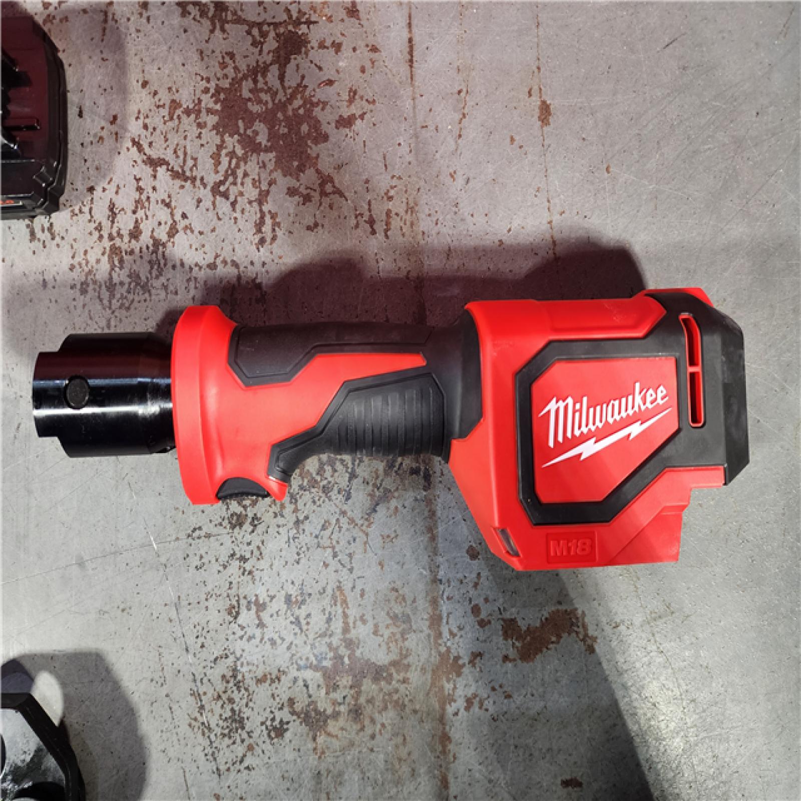 HOUSTON LOCATION - AS-IS (BRAND NEW) Milwaukee M18 18-Volt Lithium-Ion Cordless Short Throw PEX Press Tool Kit w/ (3) Viega PureFlow Jaws