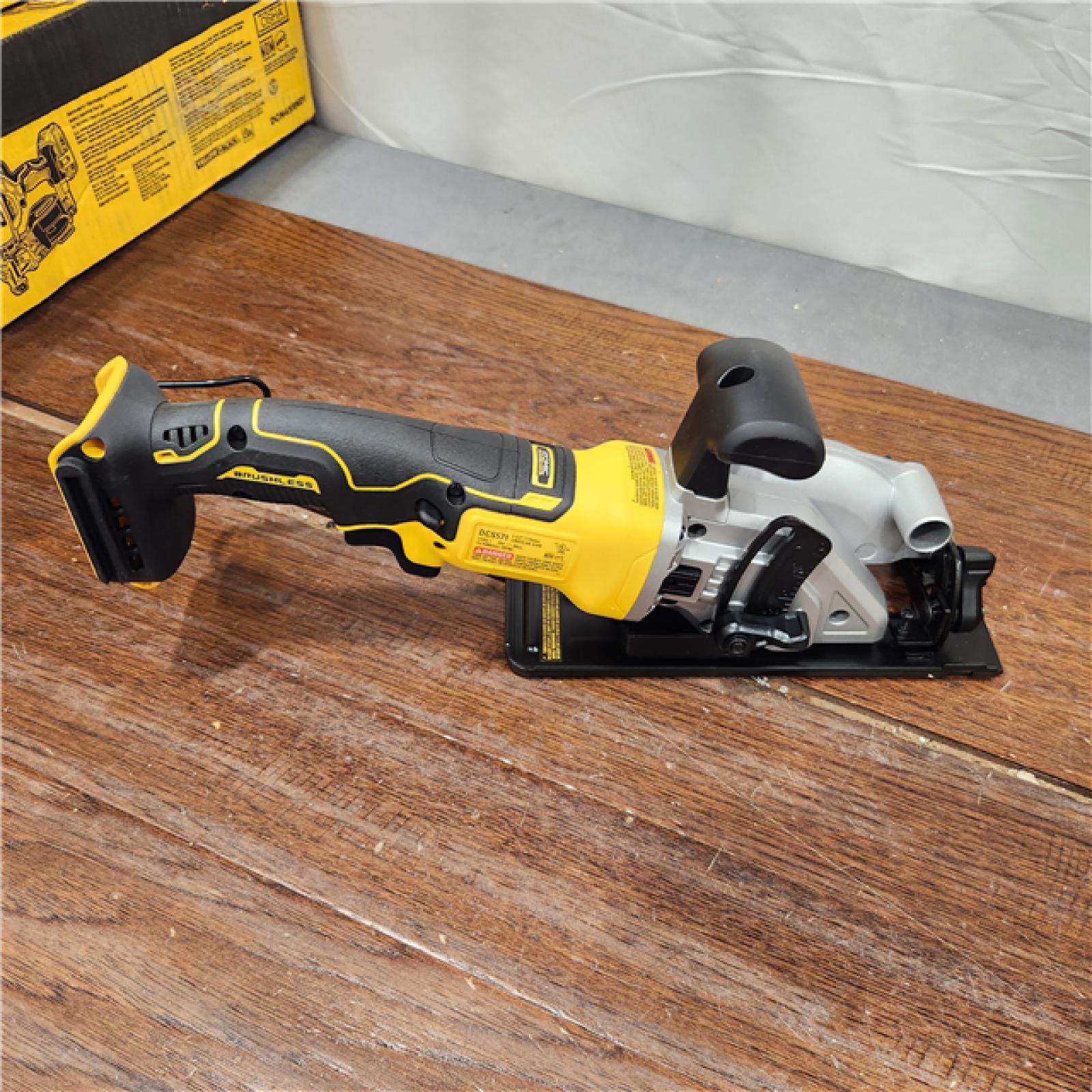 AS-IS ATOMIC 20V MAX Cordless Brushless 4-1/2 in. Circular Saw (Tool Only)