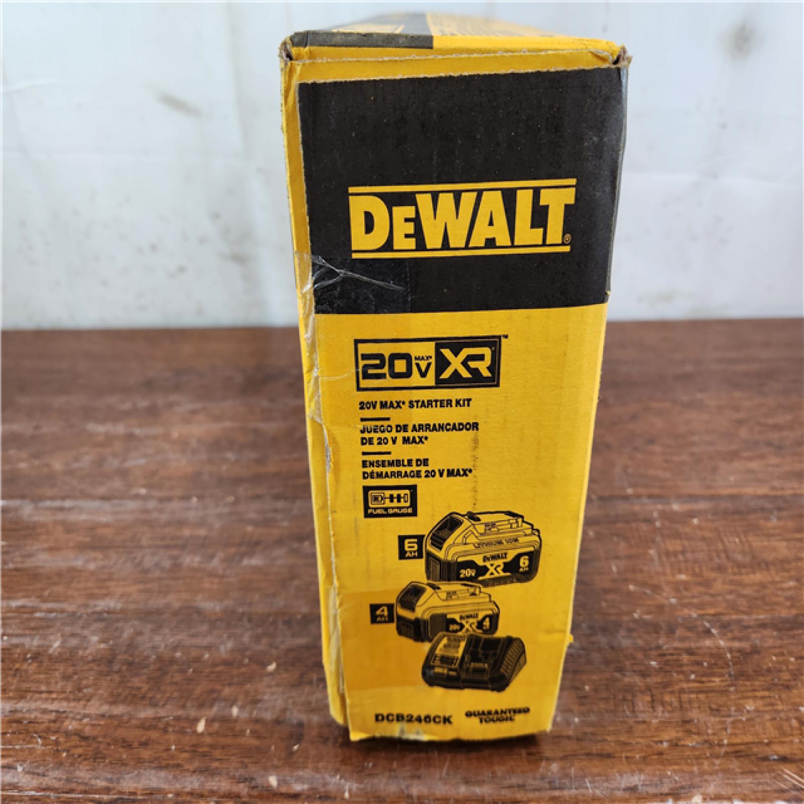 NEW! DeWalt 20V MAX Lithium-Ion Battery Starter Kit