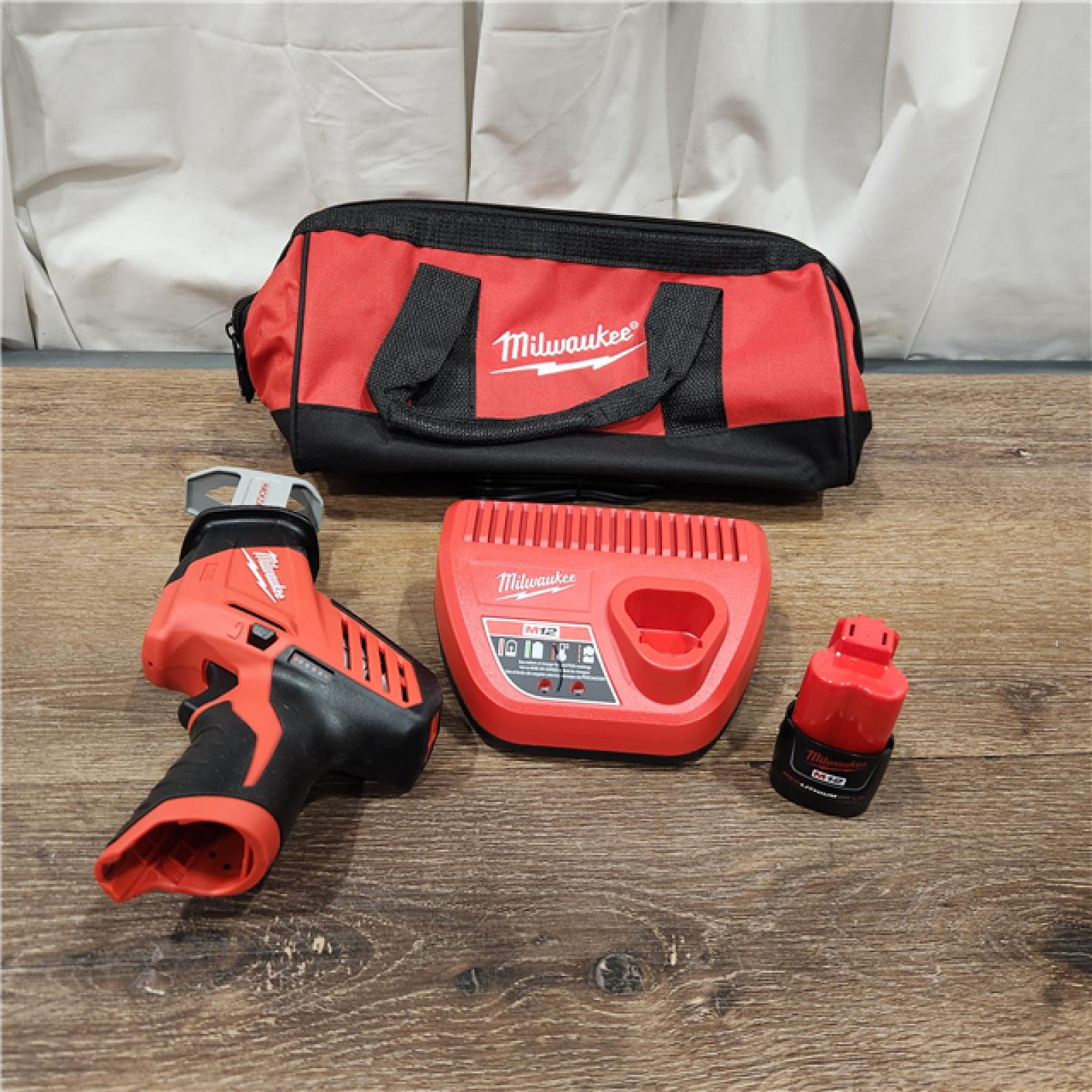 AS-IS Milwaukee 2420-21 - M12 Fuel Hackzall 1/2  12V 1.5Ah Cordless Straight Handle Reciprocating Saw Kit