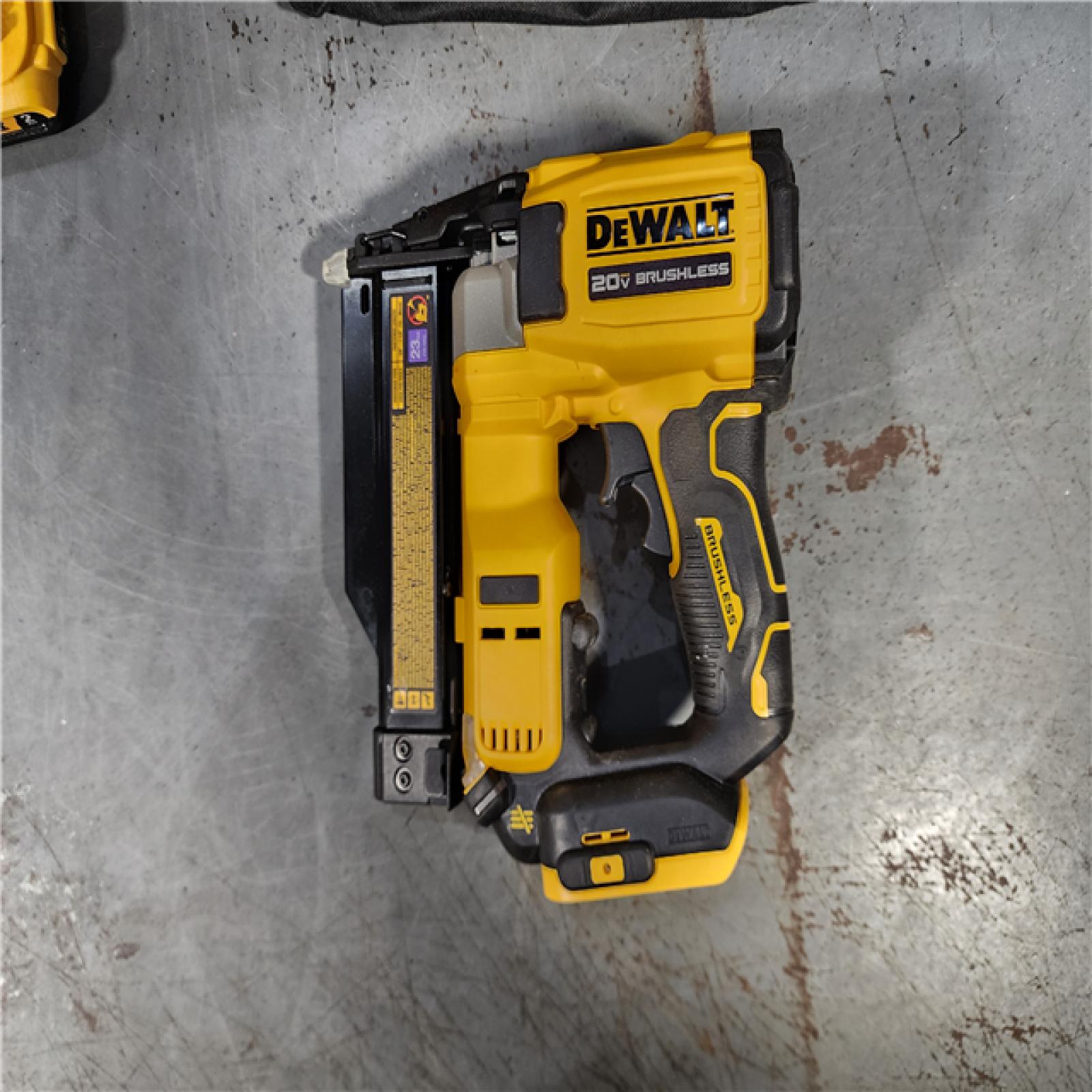 HOUSTON LOCATION - AS-IS DEWALT ATOMIC 20V MAX Lithium Ion Cordless 23 Gauge Pin Nailer Kit with 3.0Ah Battery and Charger