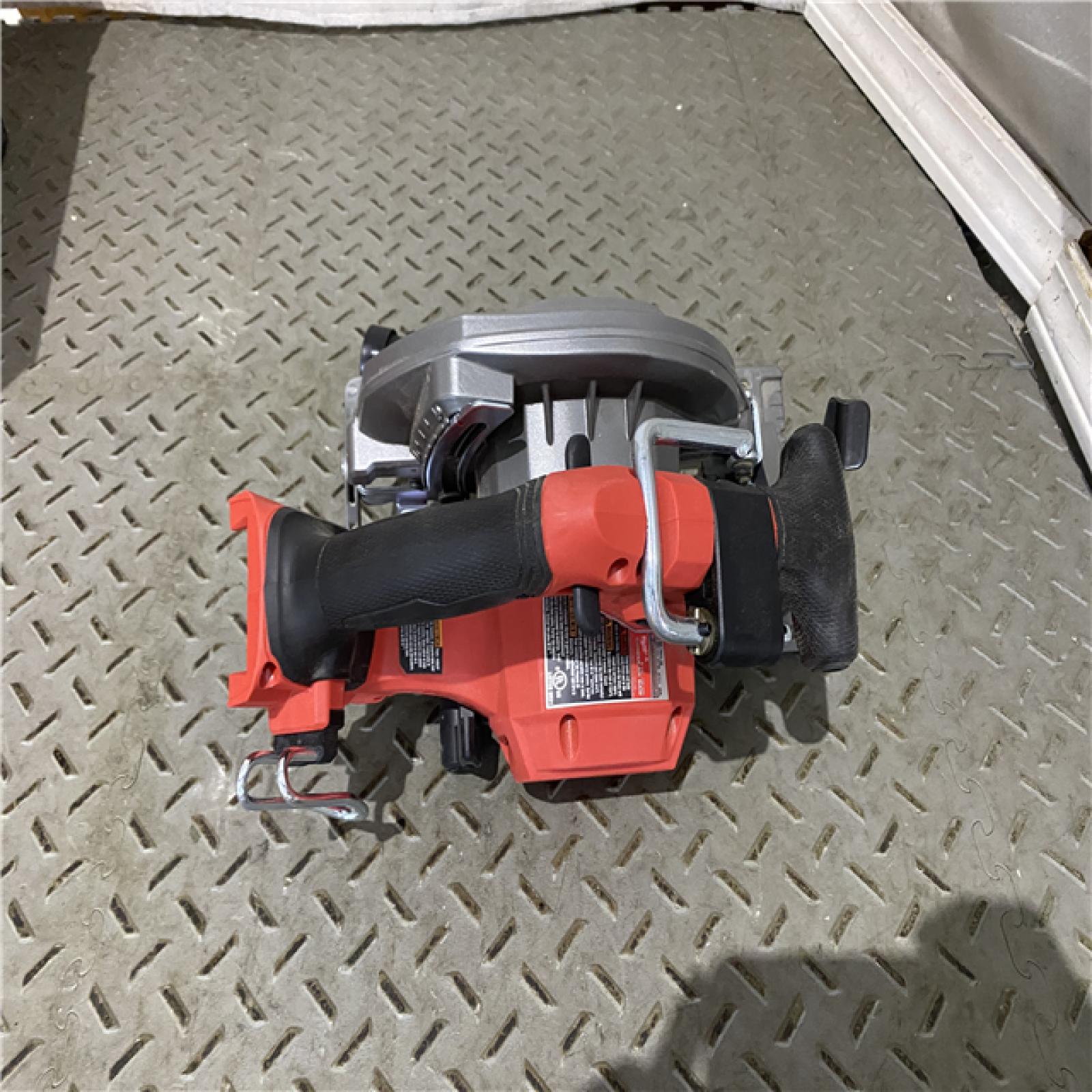 Houston location AS-IS MILWAUKEE M18 FUEL 18V Lithium-Ion Brushless Cordless 6-1/2 in. Circular Saw (Tool-Only)