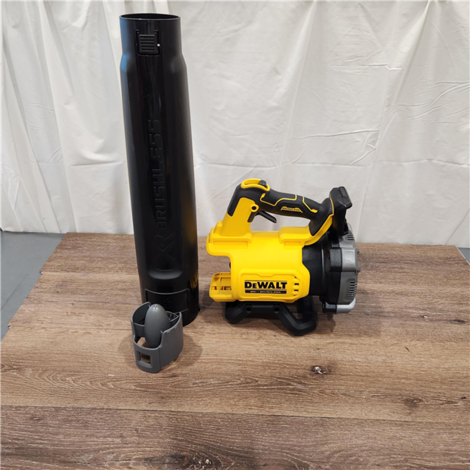 AS-IS DEWALT 20V MAX* XR Brushless Cordless Handheld Blower Kit