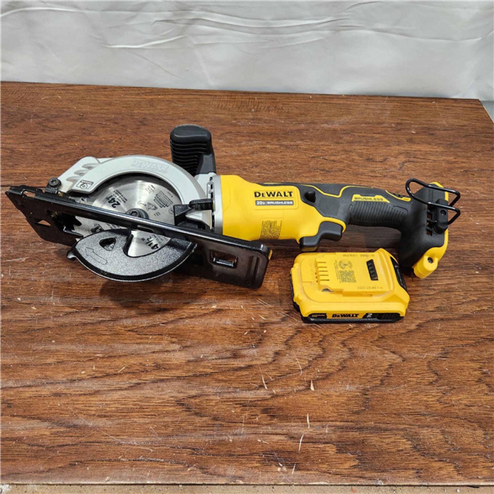 AS-IS ATOMIC 20V MAX Cordless Brushless 4-1/2 in. Circular Saw (Tool Only)