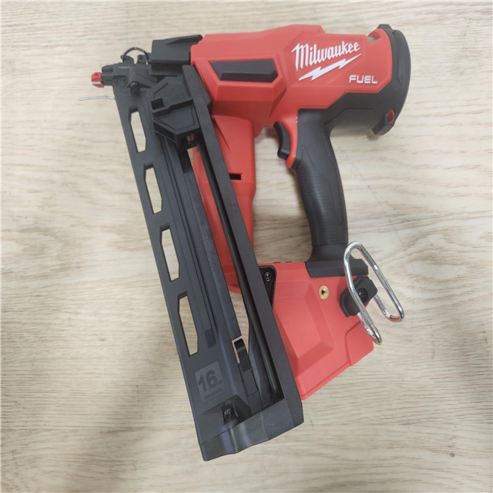 Phoenix Location Milwaukee M18 FUEL 18-Volt Lithium-Ion Brushless Cordless Gen II 16-Gauge Angled Finish Nailer (Tool-Only)