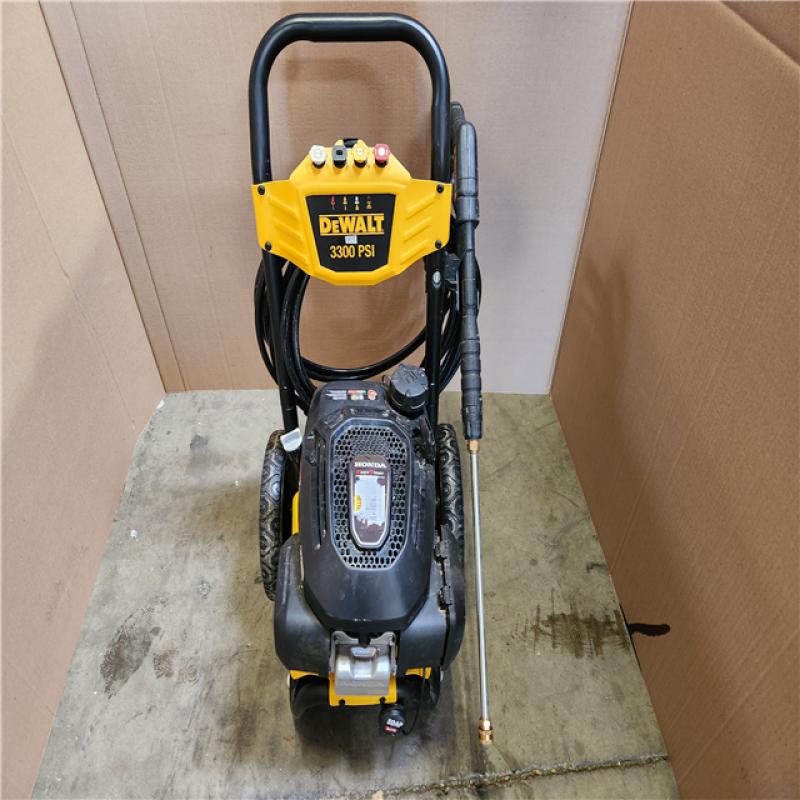 Phoenix Location Good Condition DEWALT 3300 PSI 2.4 GPM Gas Cold