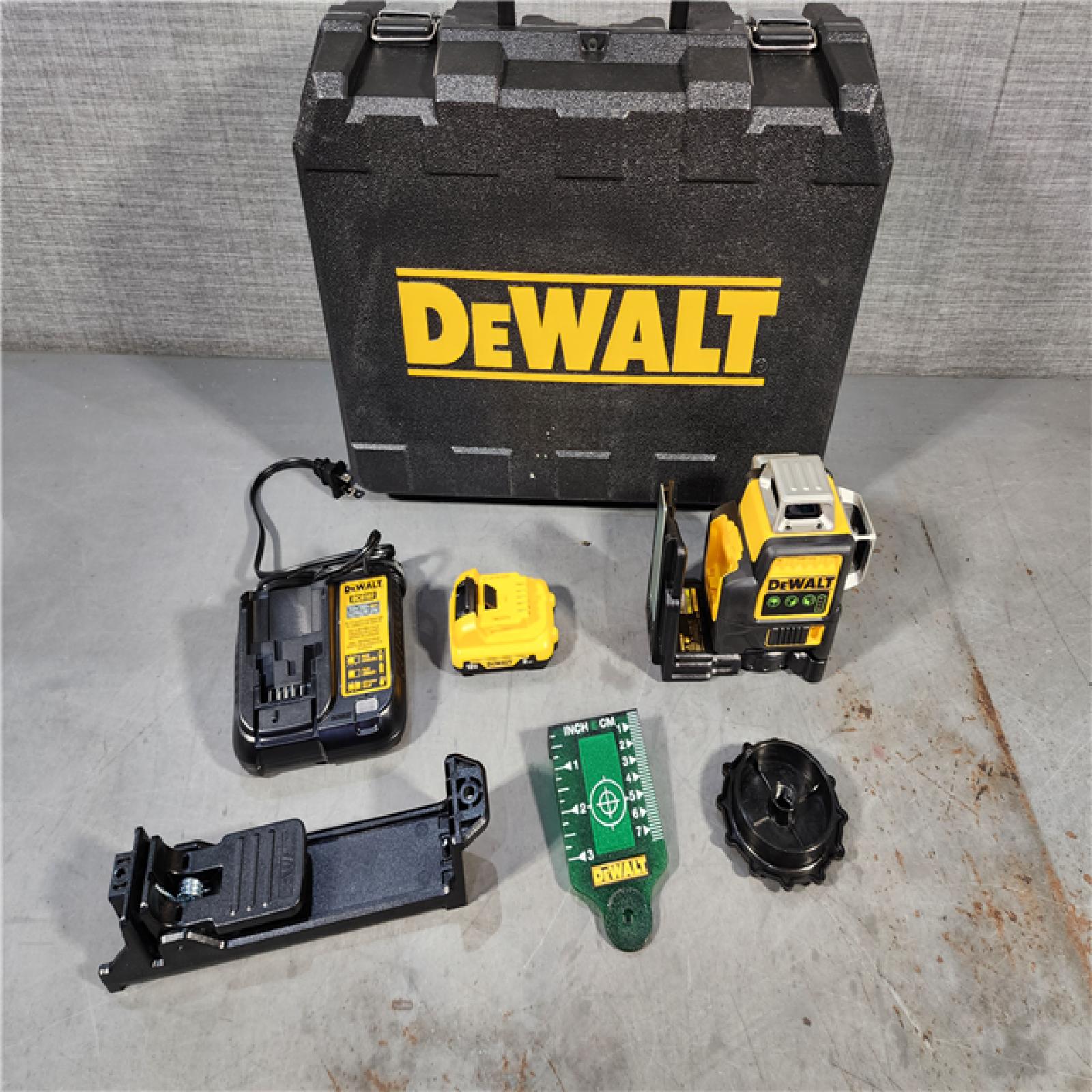 HOUSTON LOCATION - AS-IS DEWALT 12V MAX Lithium-Ion 100 Ft. Green Self-Leveling 3-Beam 360 Degree Laser Level with 2.0Ah Battery, Charger and Case