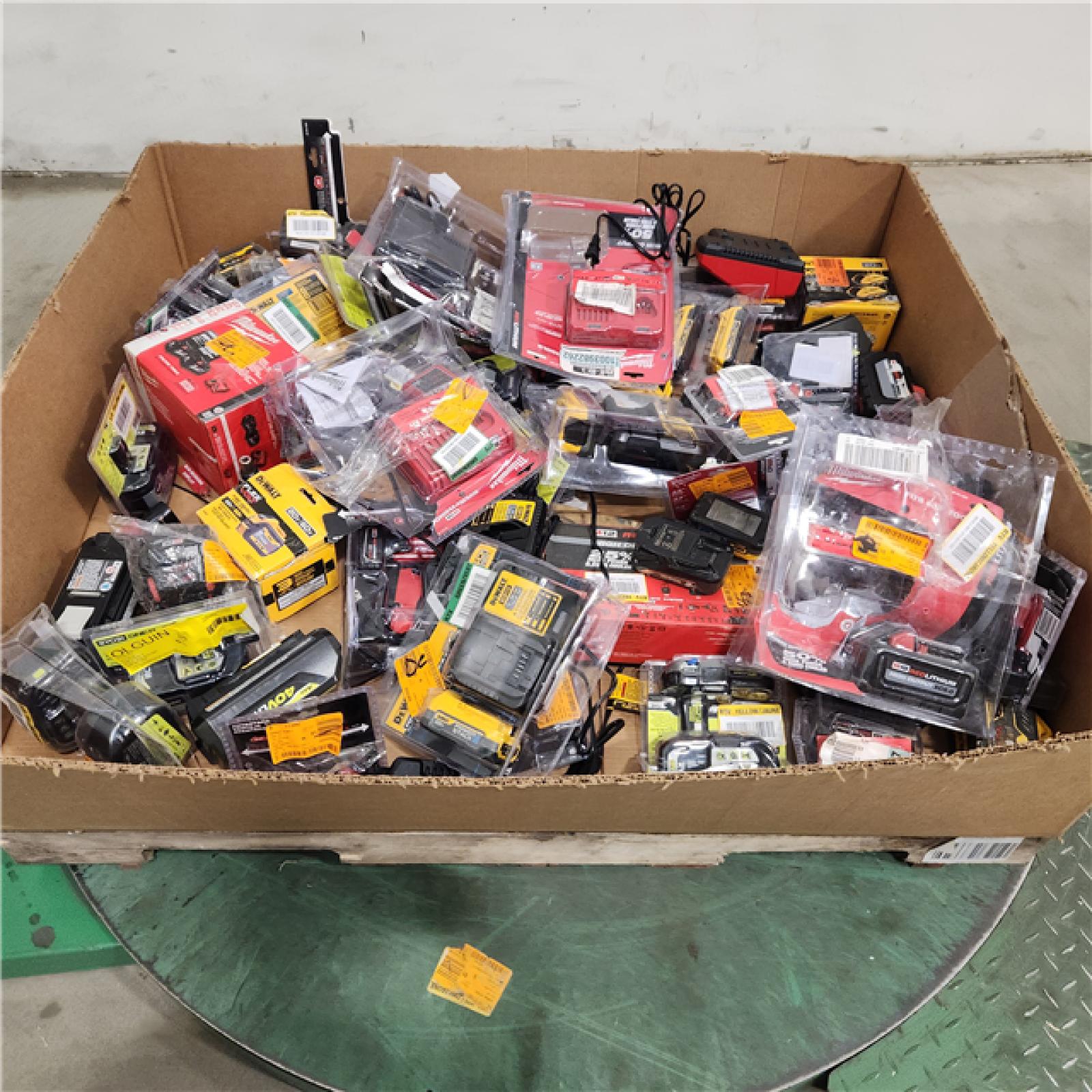 Dallas Location - As-Is Battery Tool Pallet