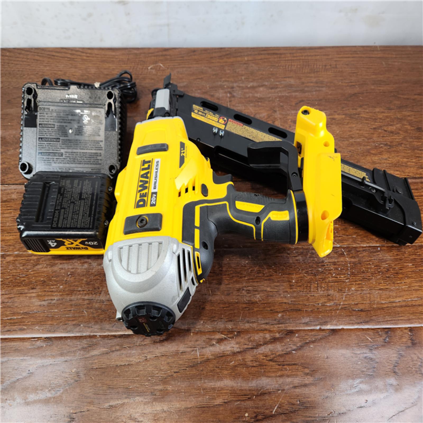 AS-IS DEWALT 20V MAX XR Brushless Cordless 2-Speed 21° Plastic Collated ...