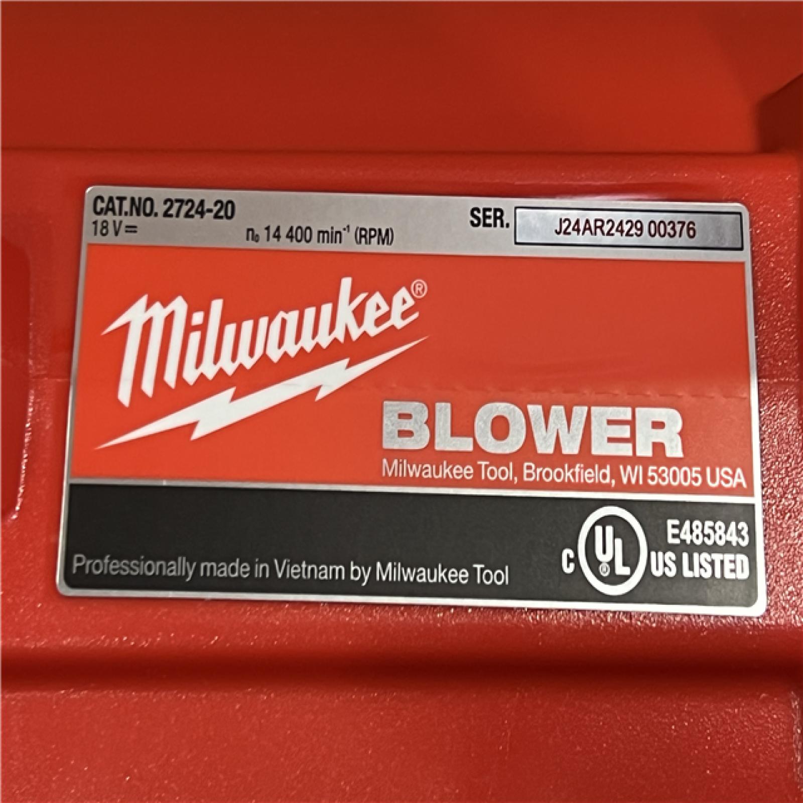 NEW! - Milwaukee M18 FUEL 120 MPH 450 CFM 18V Lithium-Ion Brushless Cordless Handheld Blower Kit with 8.0 Ah Battery, Rapid Charger