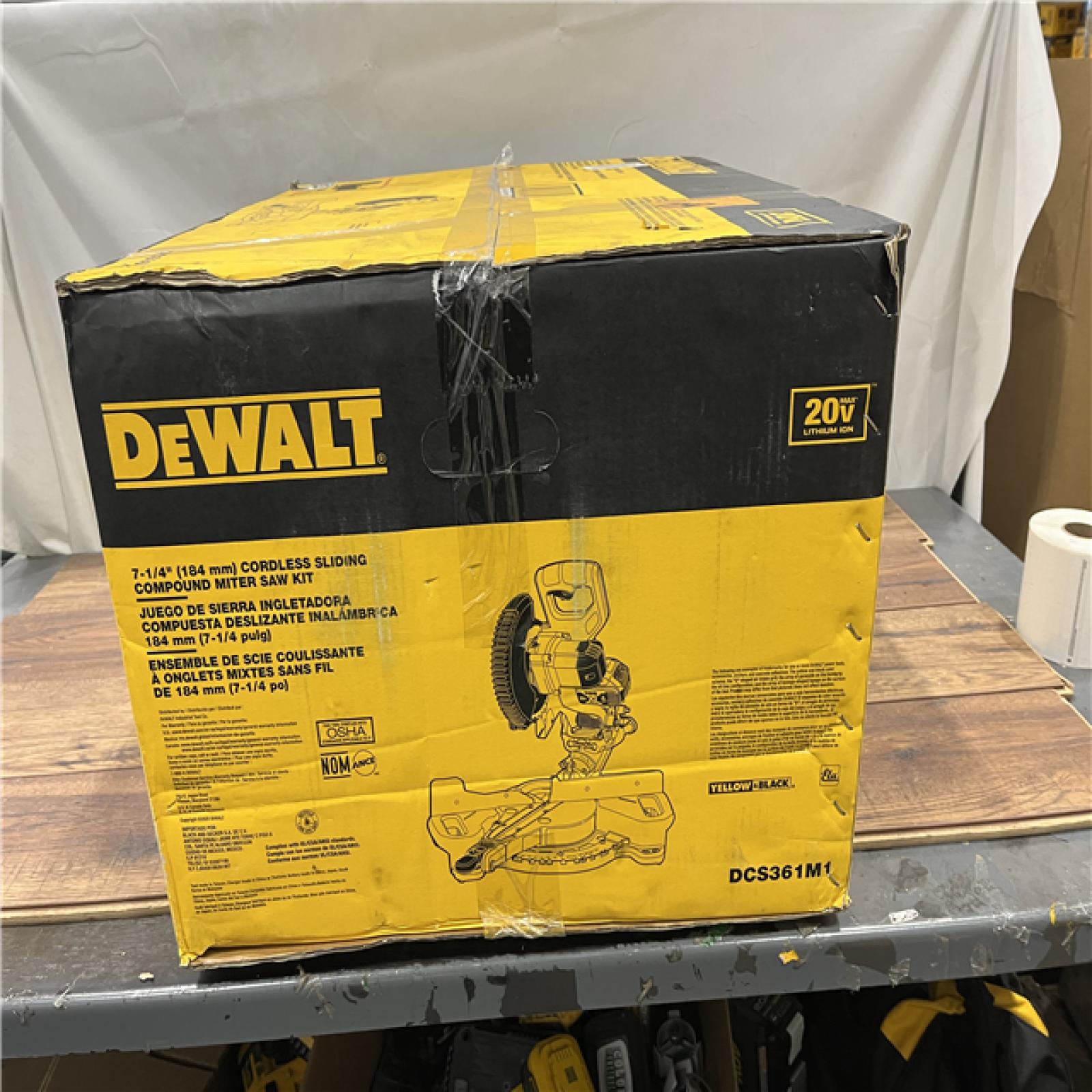 AS-IS DEWALT 20V MAX Cordless 7-1/4 in. Sliding Miter Saw with (1) 20V Battery 4.0Ah