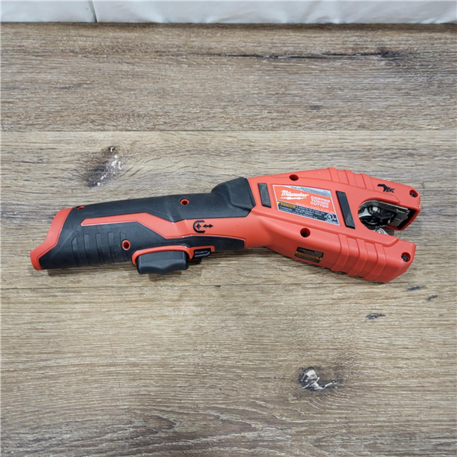 AS-IS Milwaukee M12 Cordless Lithium-Ion Tubing Cutter Kit