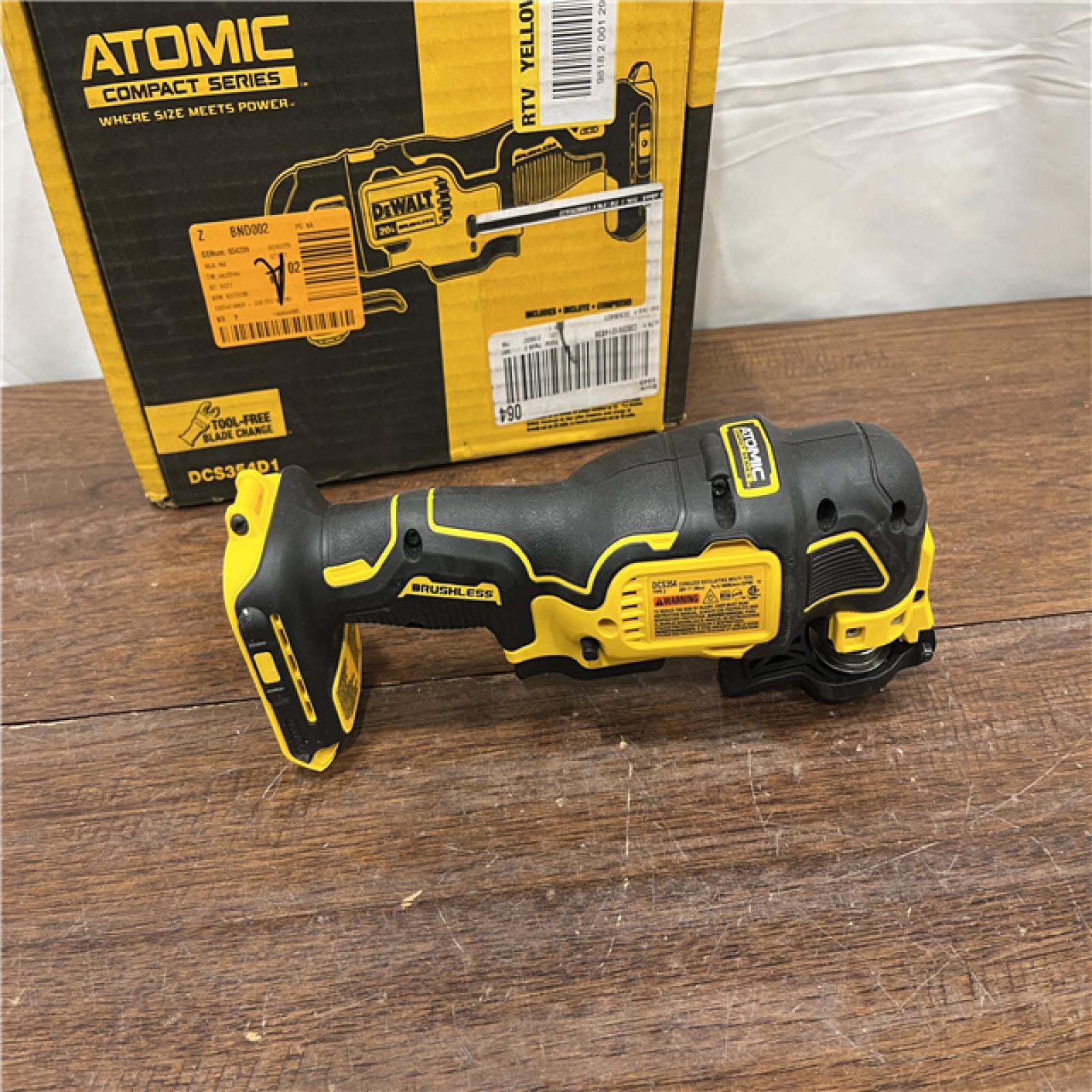 AS-ISDeWalt DCS354D1 20V Cordless Oscillating Multi-Tool with Battery and Charger